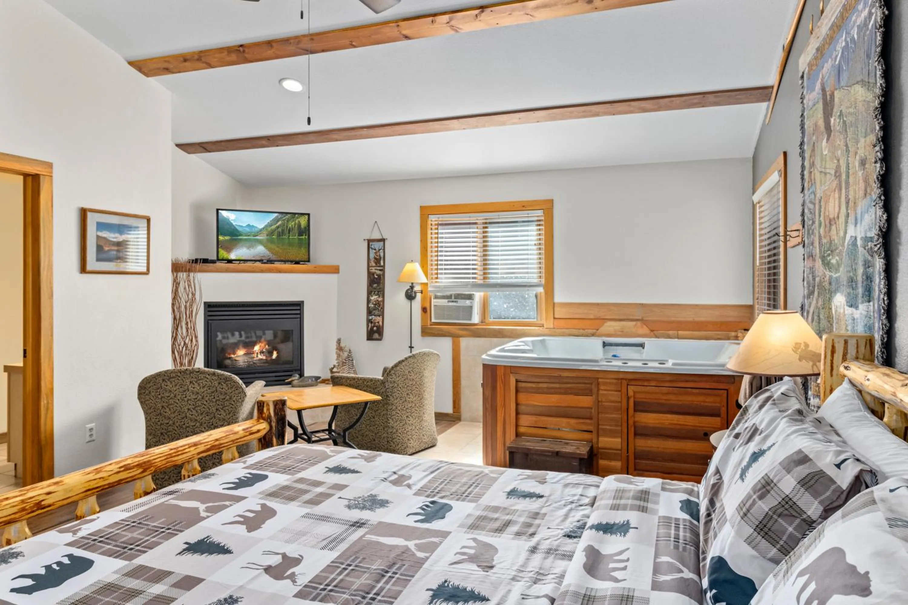 Bed in Mountain Shadows Resort