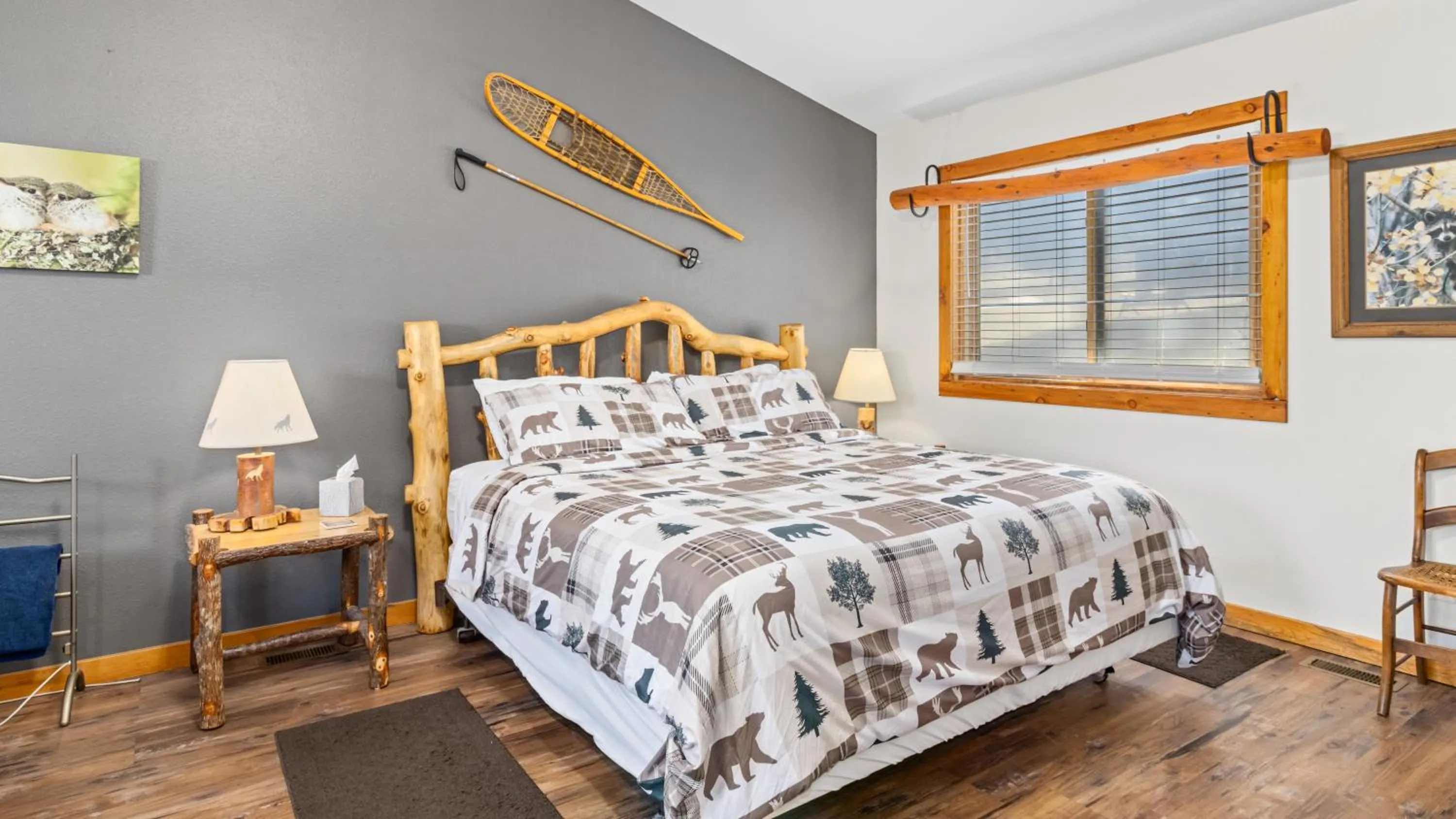 Bed in Mountain Shadows Resort