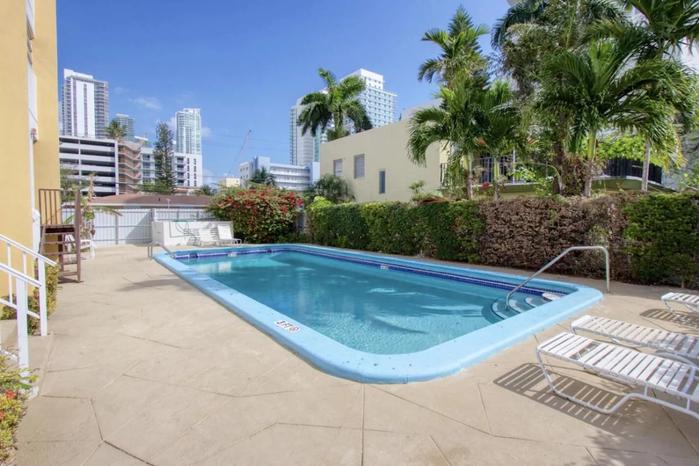 Property building in 23 Palms Suites - Midtown Wynwood