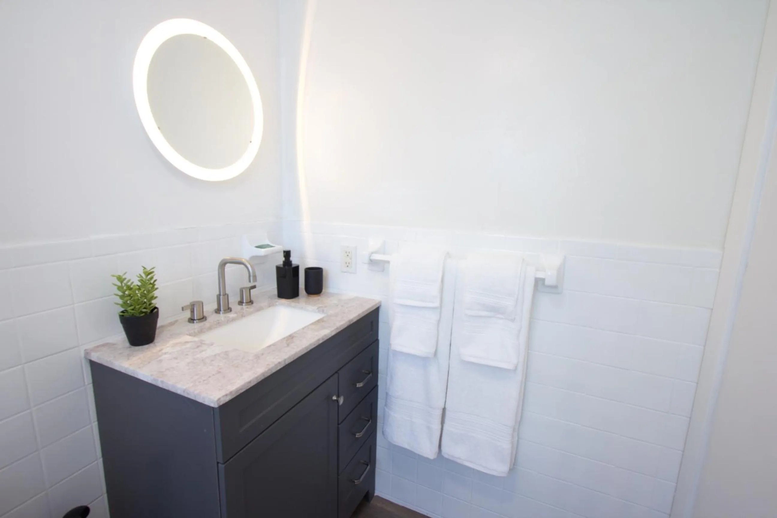 Bathroom in 23 Palms Suites - Midtown Wynwood