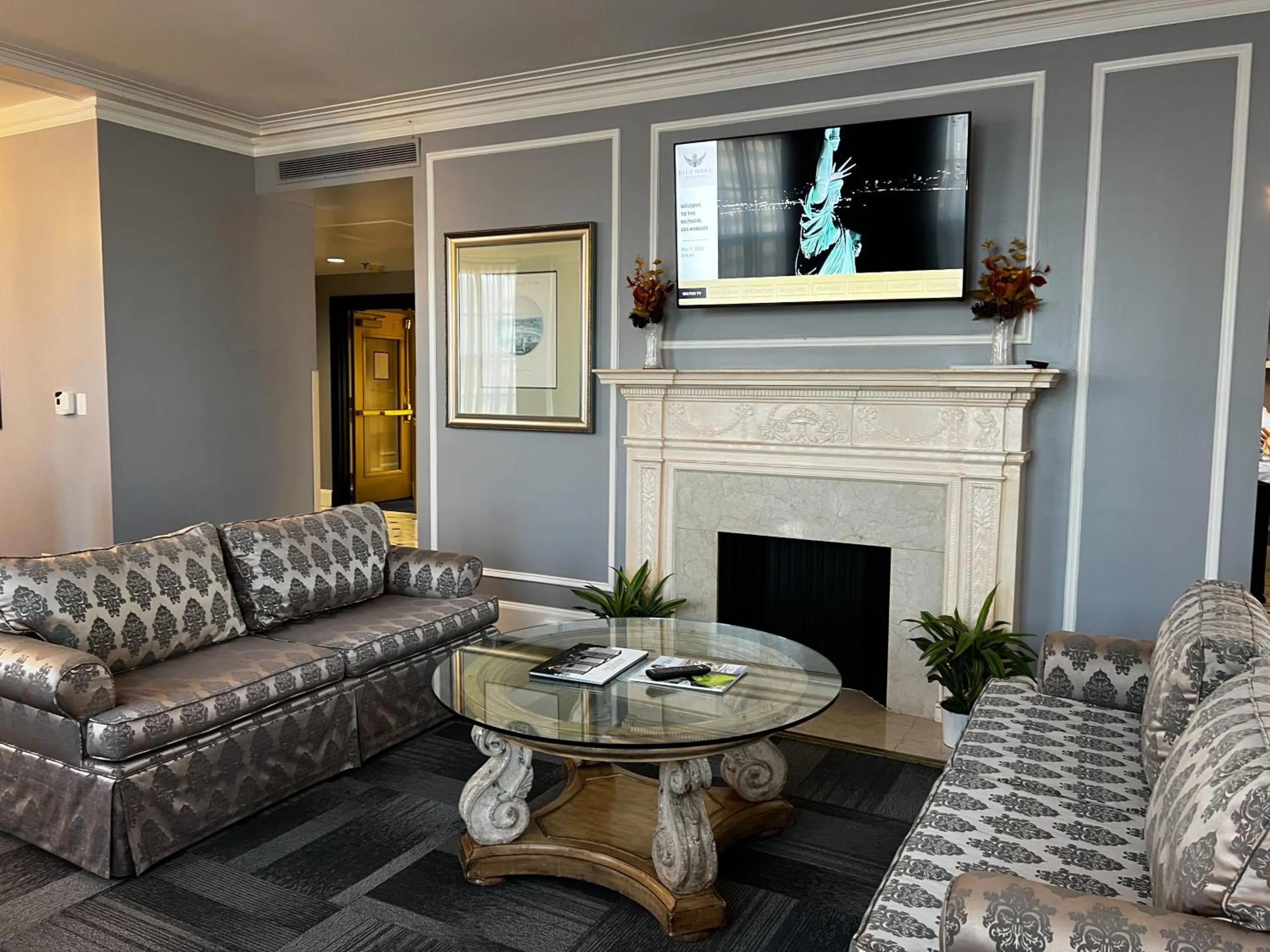 Communal lounge/ TV room in The Biltmore Los Angeles