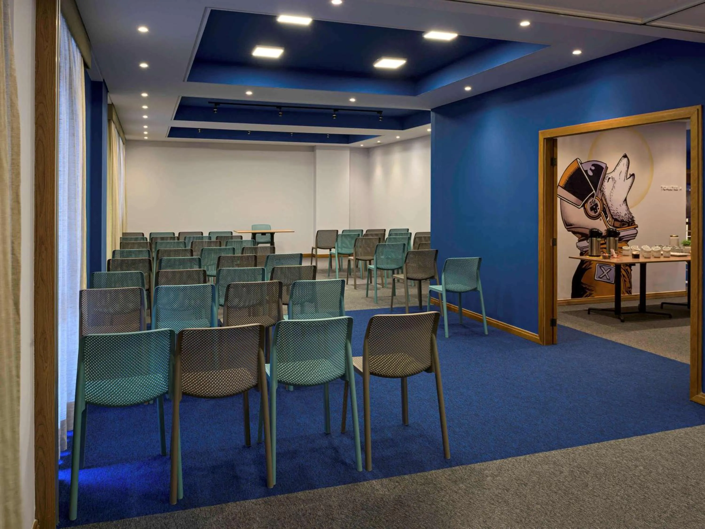 Property building in Hotel Euro Suite Curitiba Batel By Nacional Inn