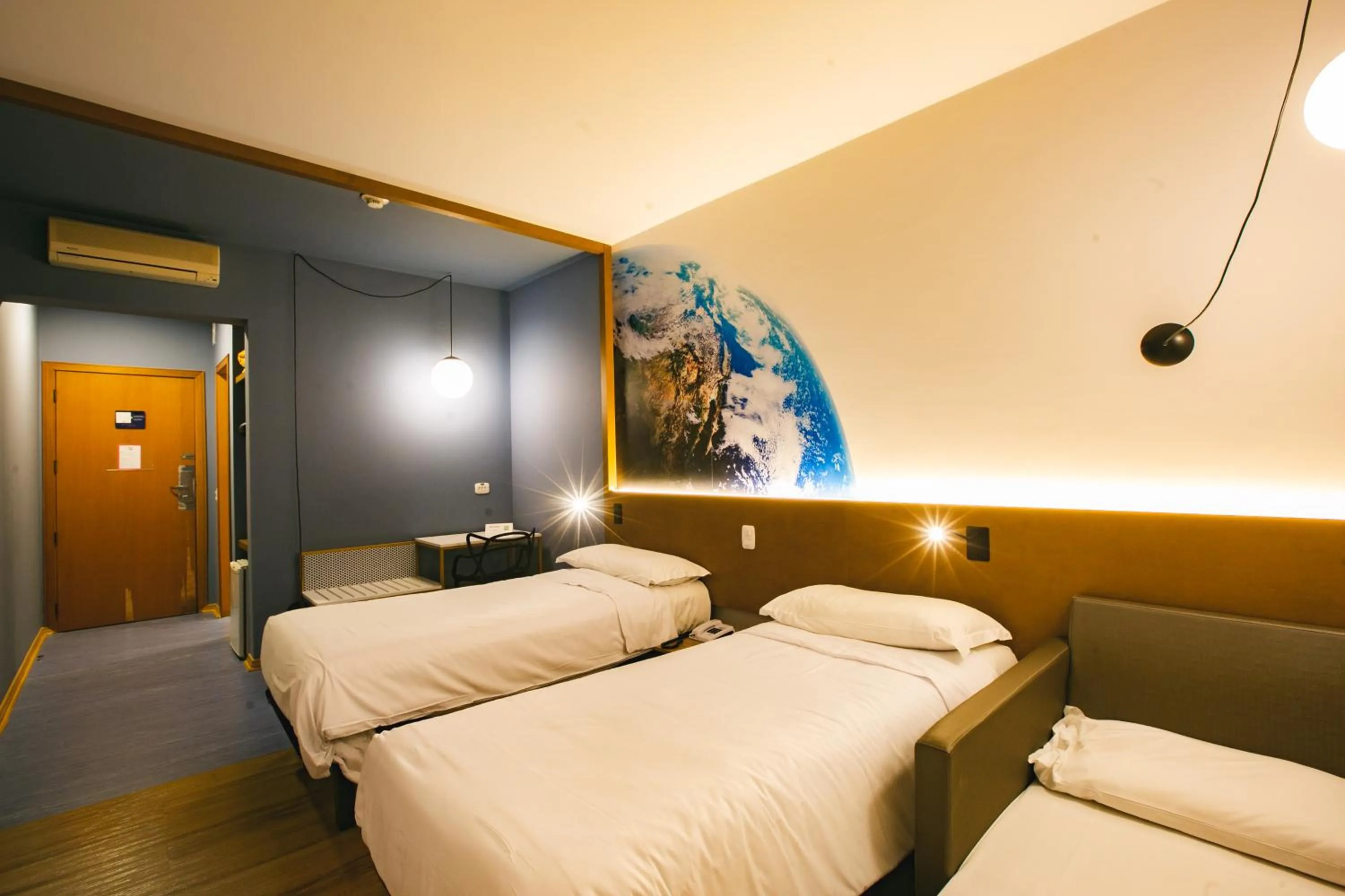 Photo of the whole room, Bed in Hotel Euro Suite Curitiba Batel By Nacional Inn