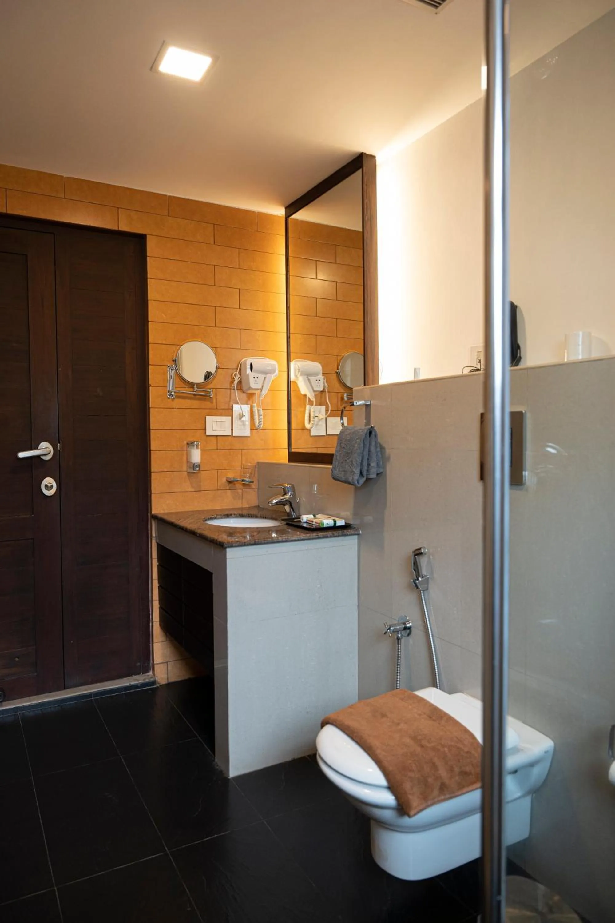 Shower in Copper Folia