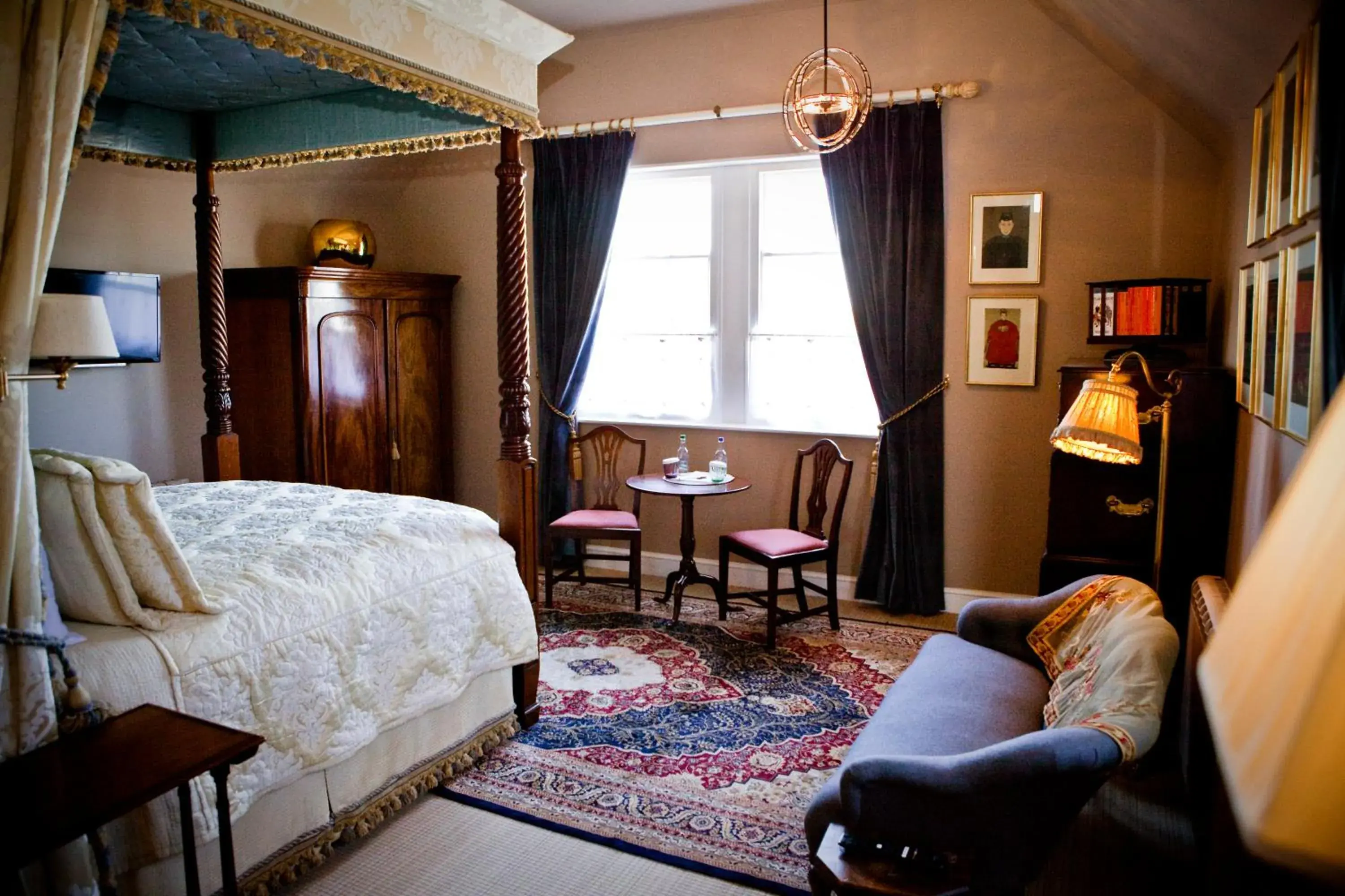 Deluxe Family Room in The Carden Arms Deluxe Family Room in The Carden Arms