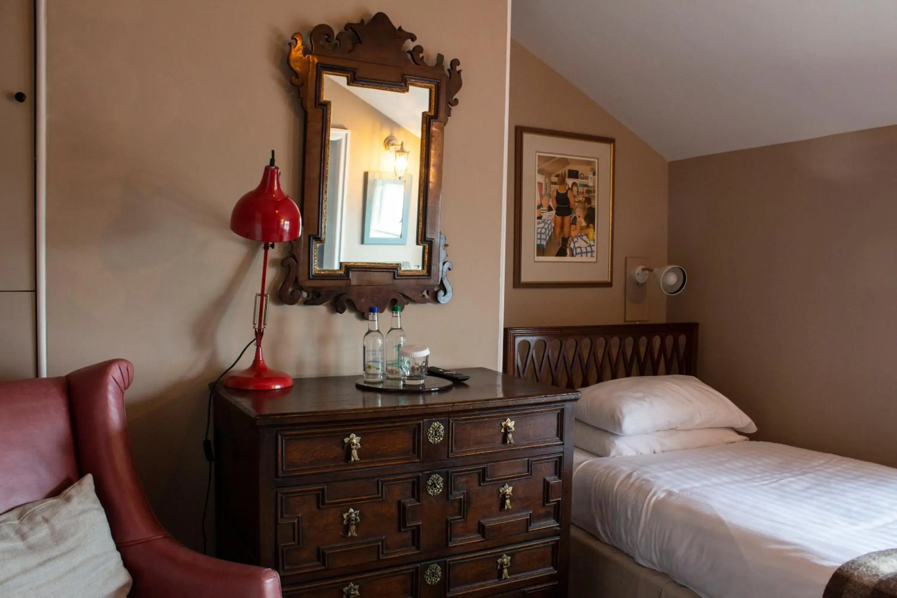 Single Room - single occupancy in The Carden Arms Single Room - single occupancy in The Carden Arms