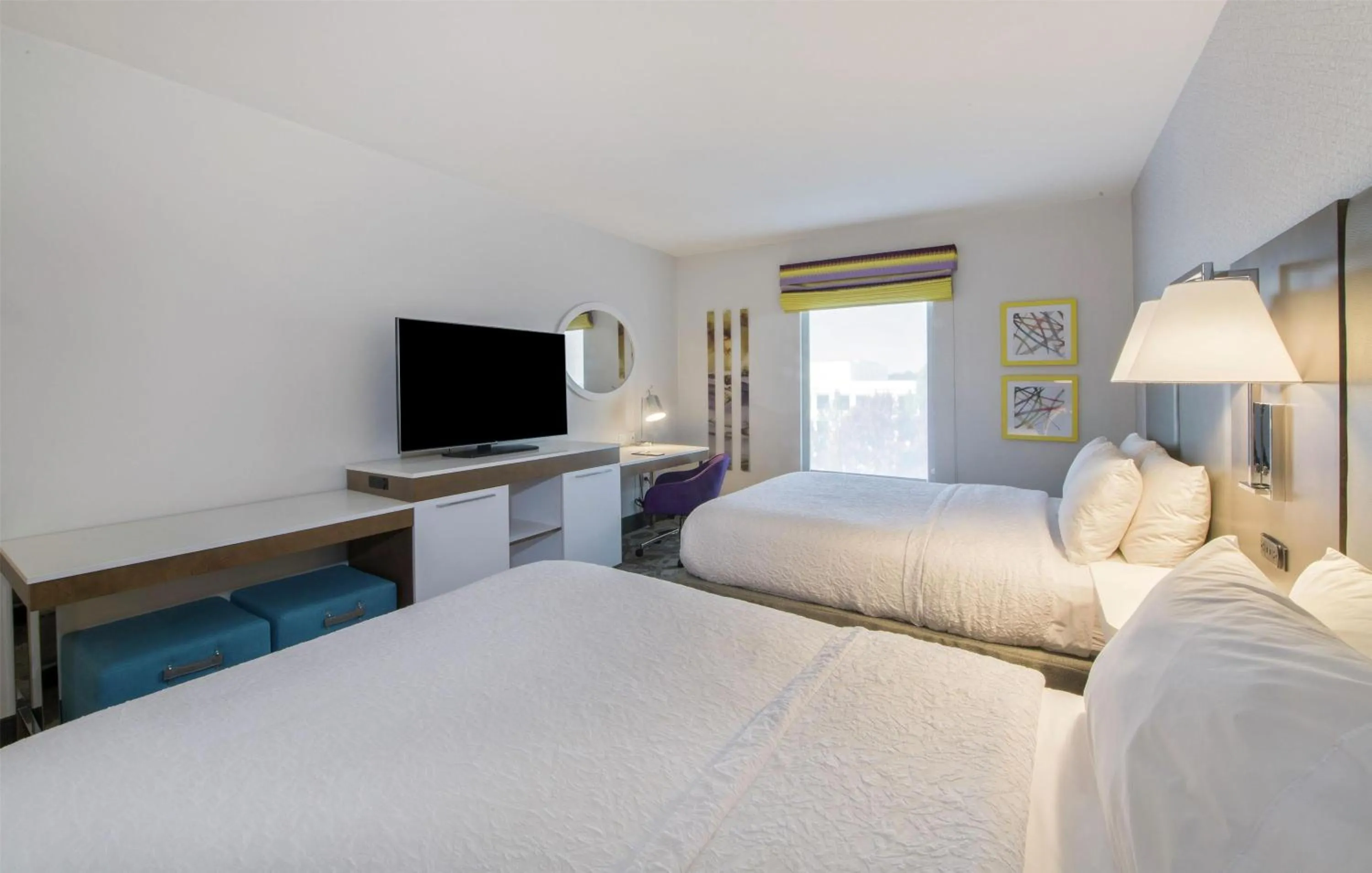 Bed in Hampton Inn & Suites Raleigh-Durham Airport-Brier Creek