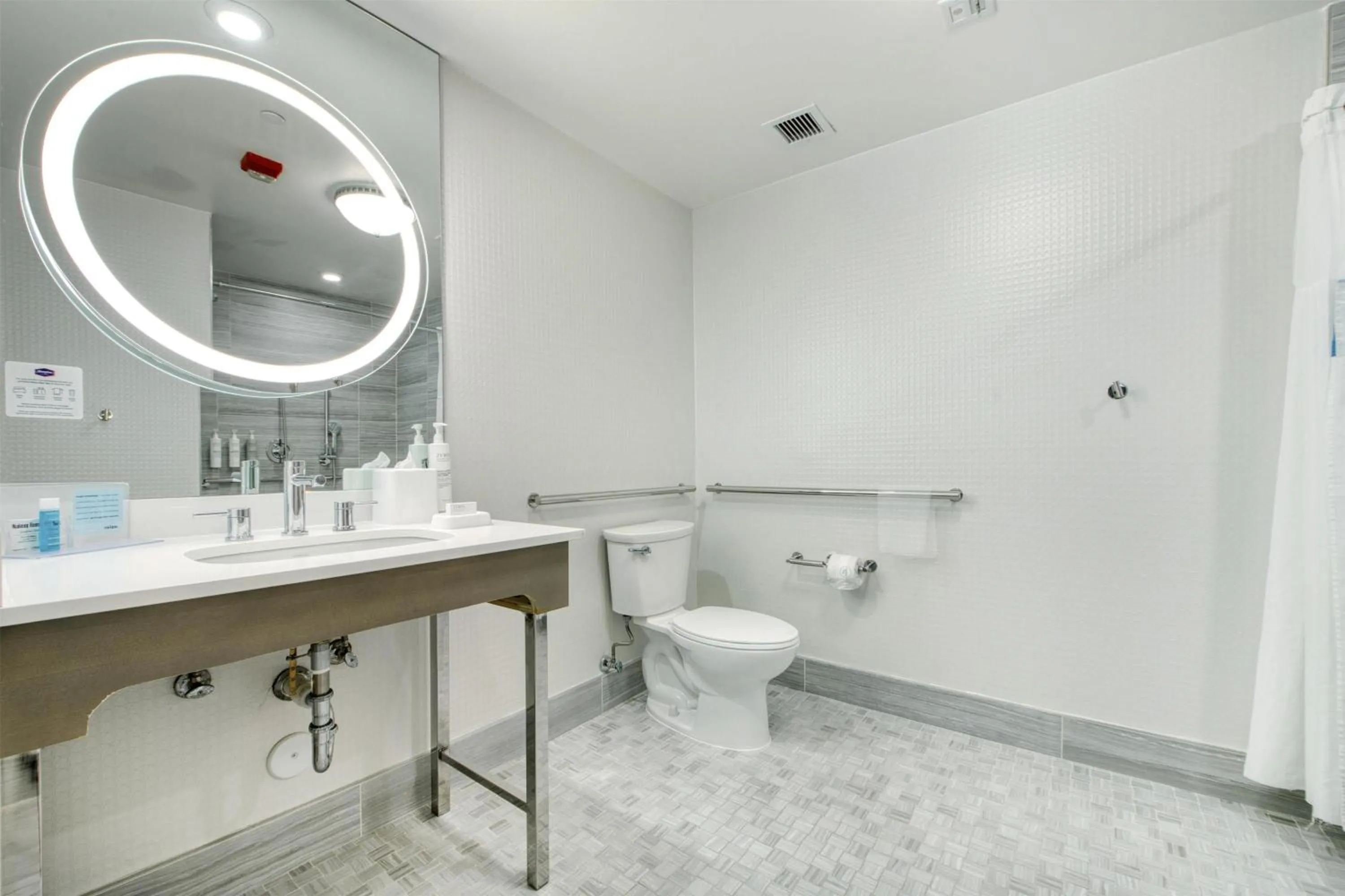 Bathroom in Hampton Inn & Suites Raleigh-Durham Airport-Brier Creek