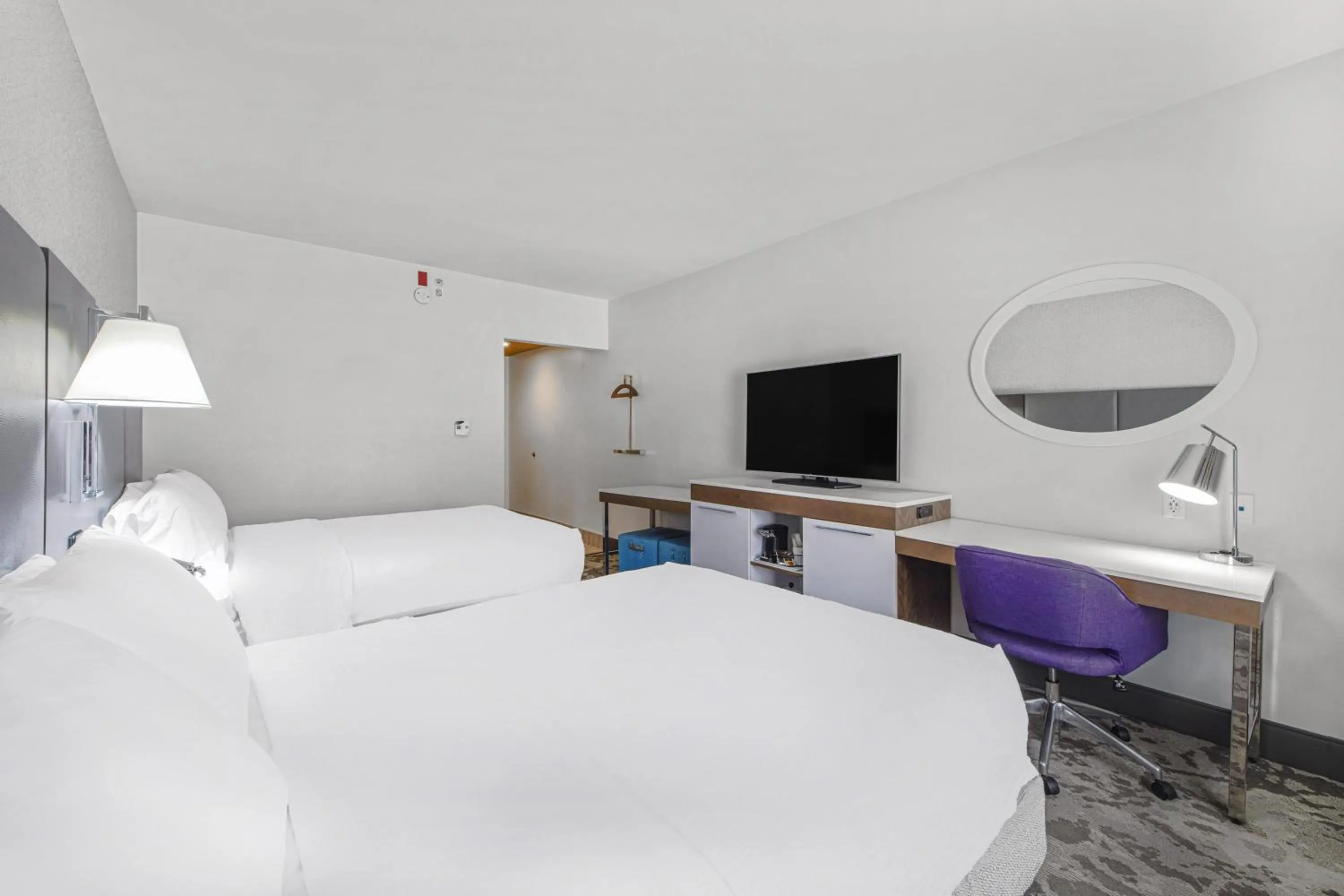 Bed in Hampton Inn & Suites Raleigh-Durham Airport-Brier Creek