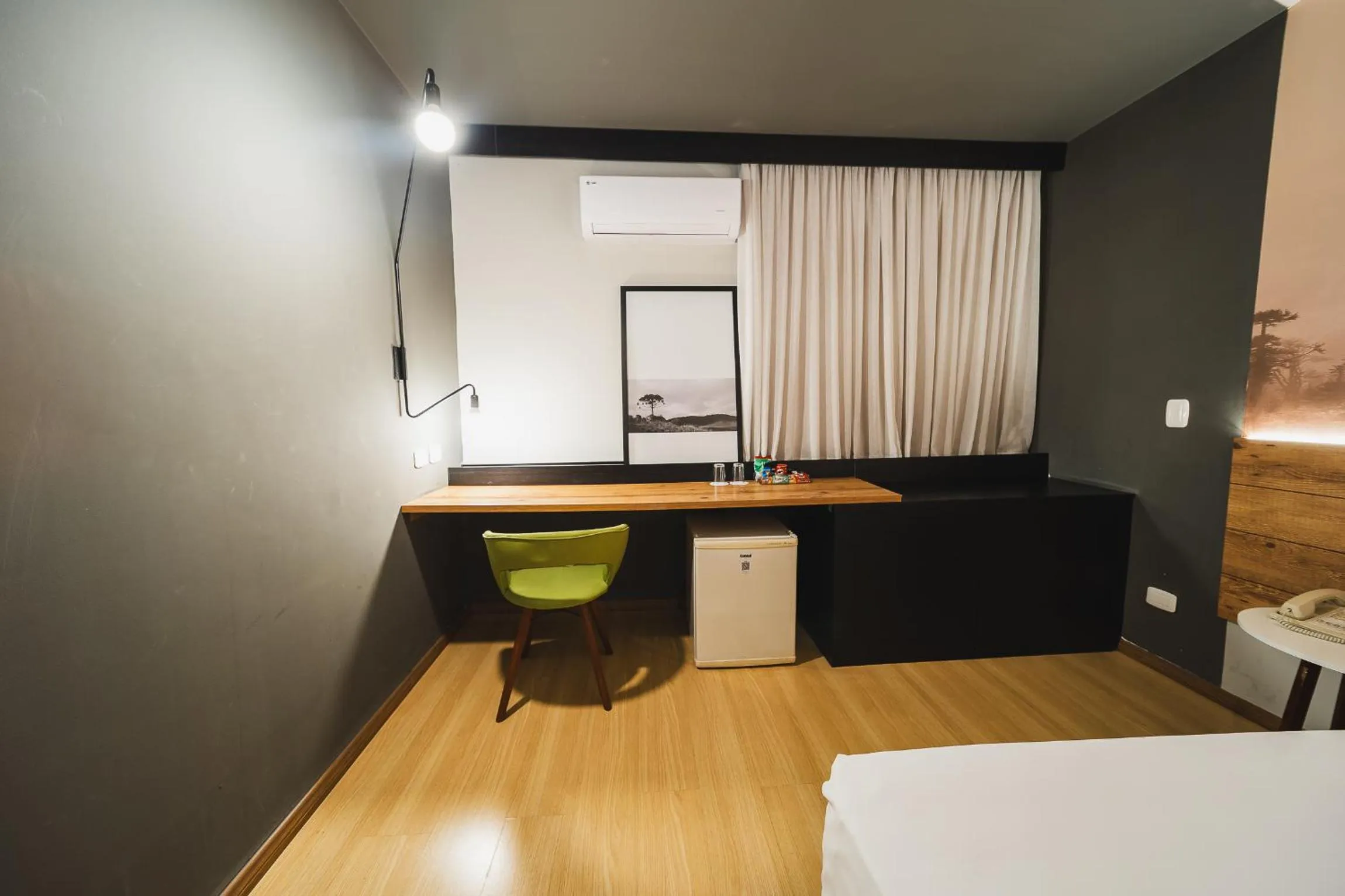 air conditioner, Bed in Hotel Cassino Tower Curitiba Aeroporto By Nacional Inn