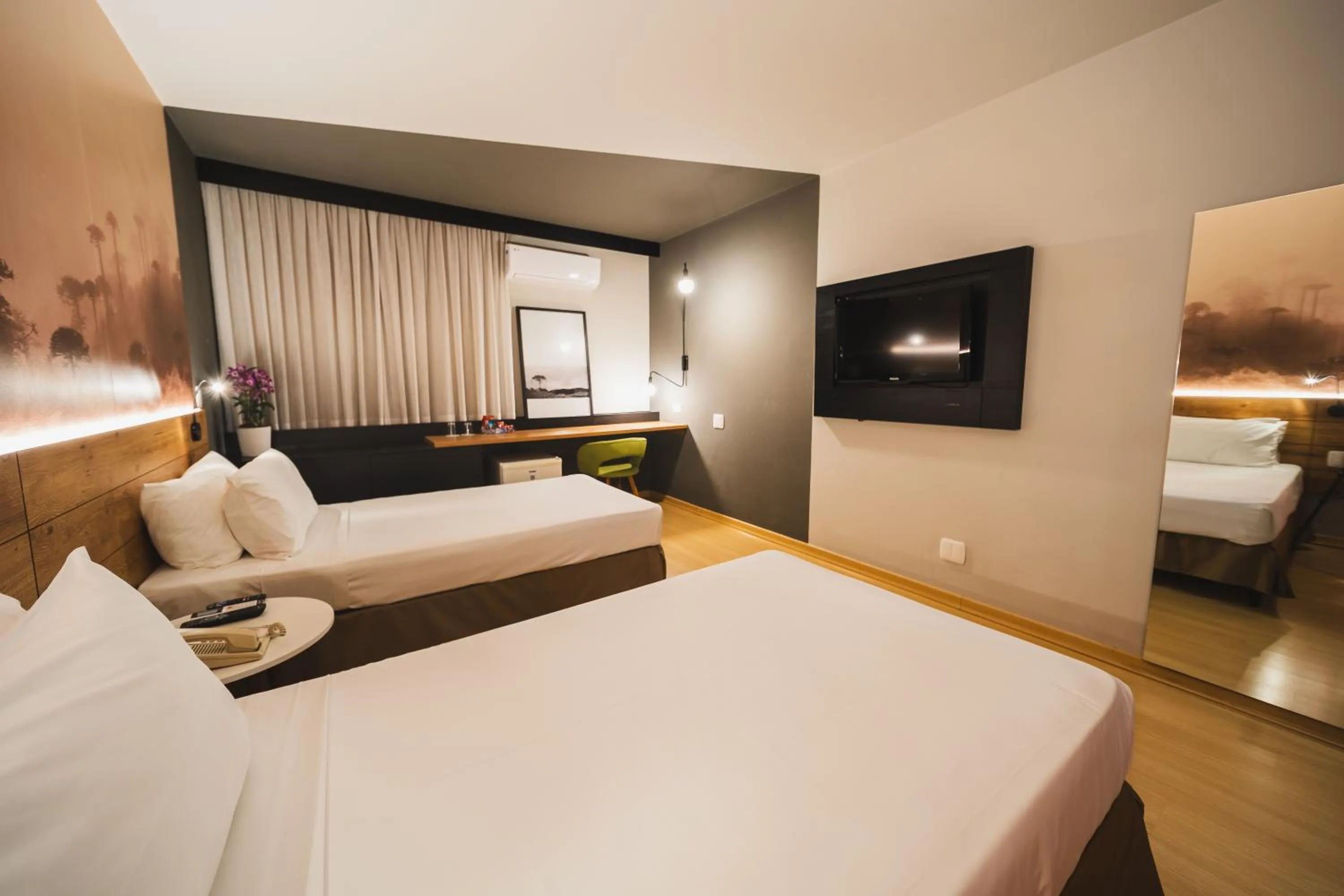 Communal lounge/ TV room, Bed in Hotel Cassino Tower Curitiba Aeroporto By Nacional Inn