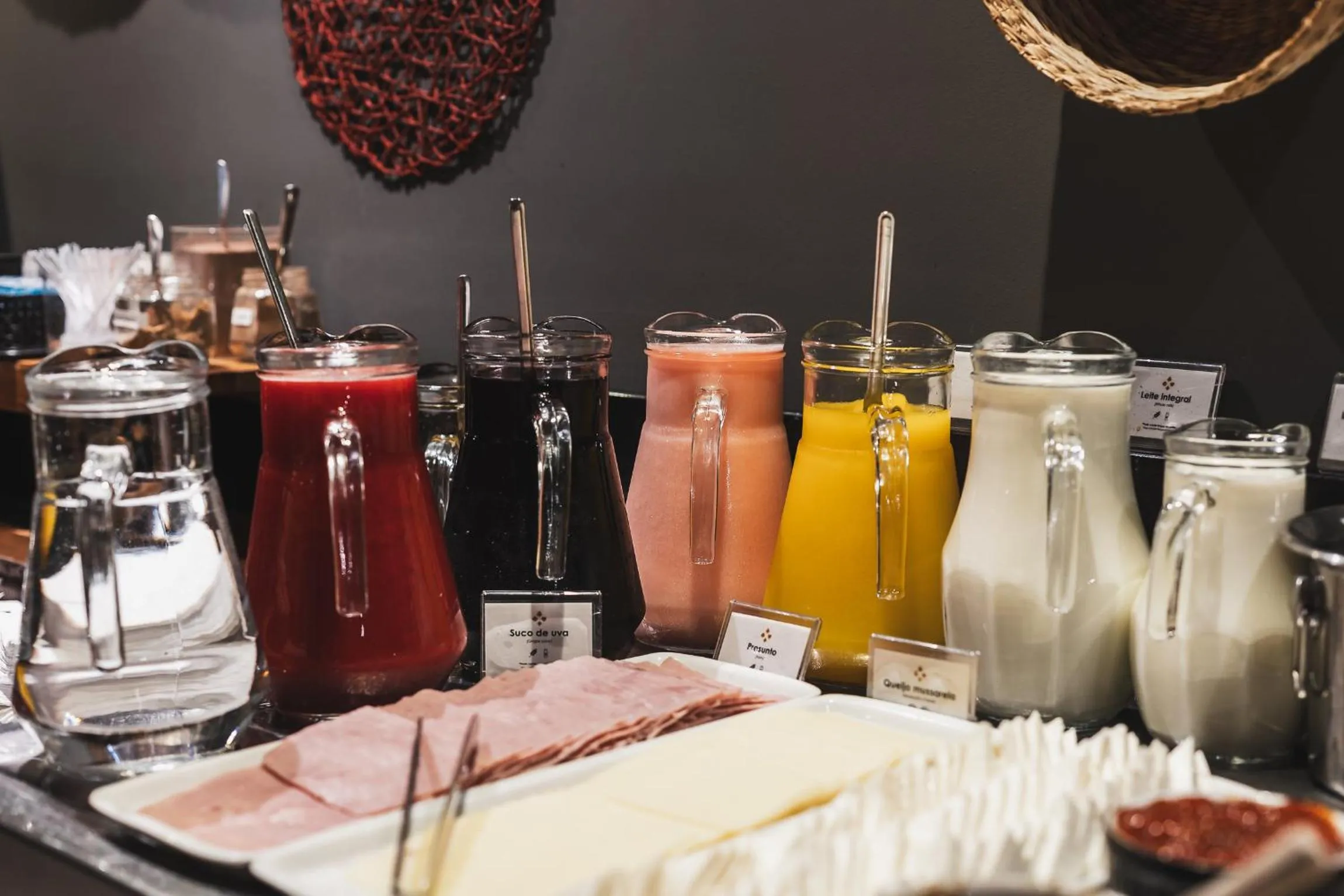 Breakfast in Hotel Cassino Tower Curitiba Aeroporto By Nacional Inn