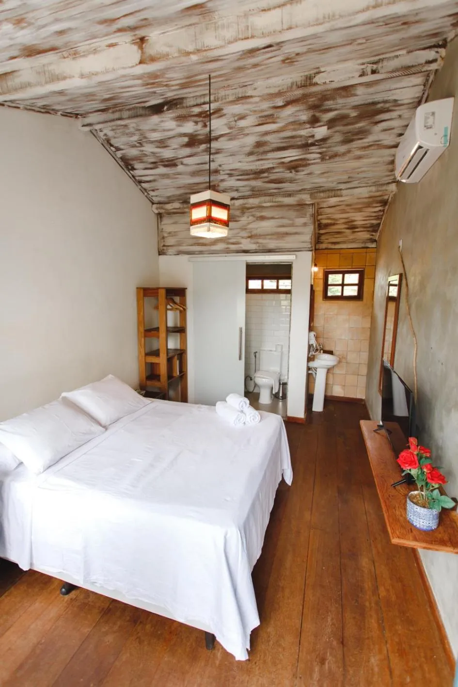 Photo of the whole room, Bed in Pousada Da Praia CARAIVA