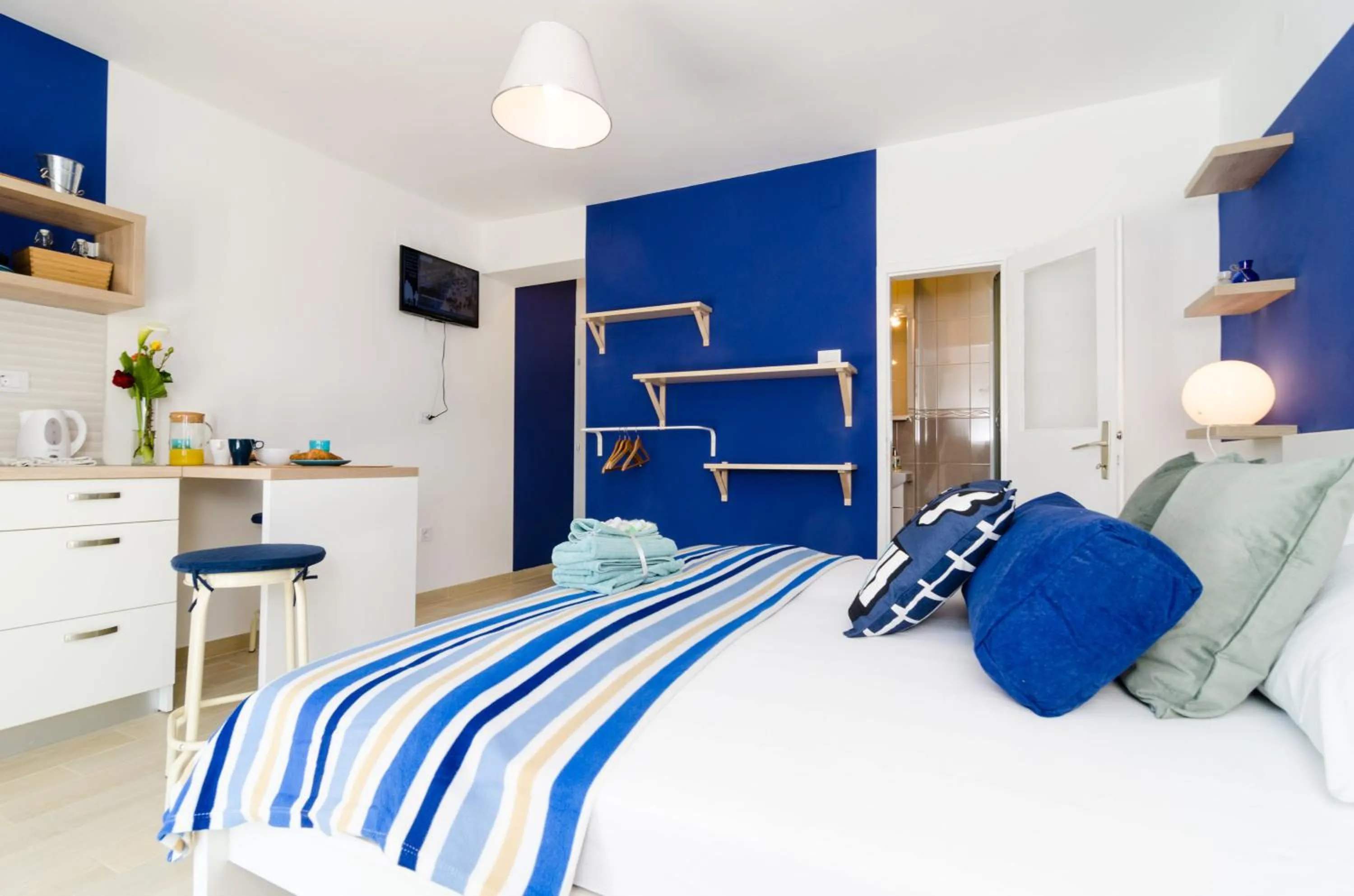 Kitchen or kitchenette, Bed in Apartments Zore Glavinić