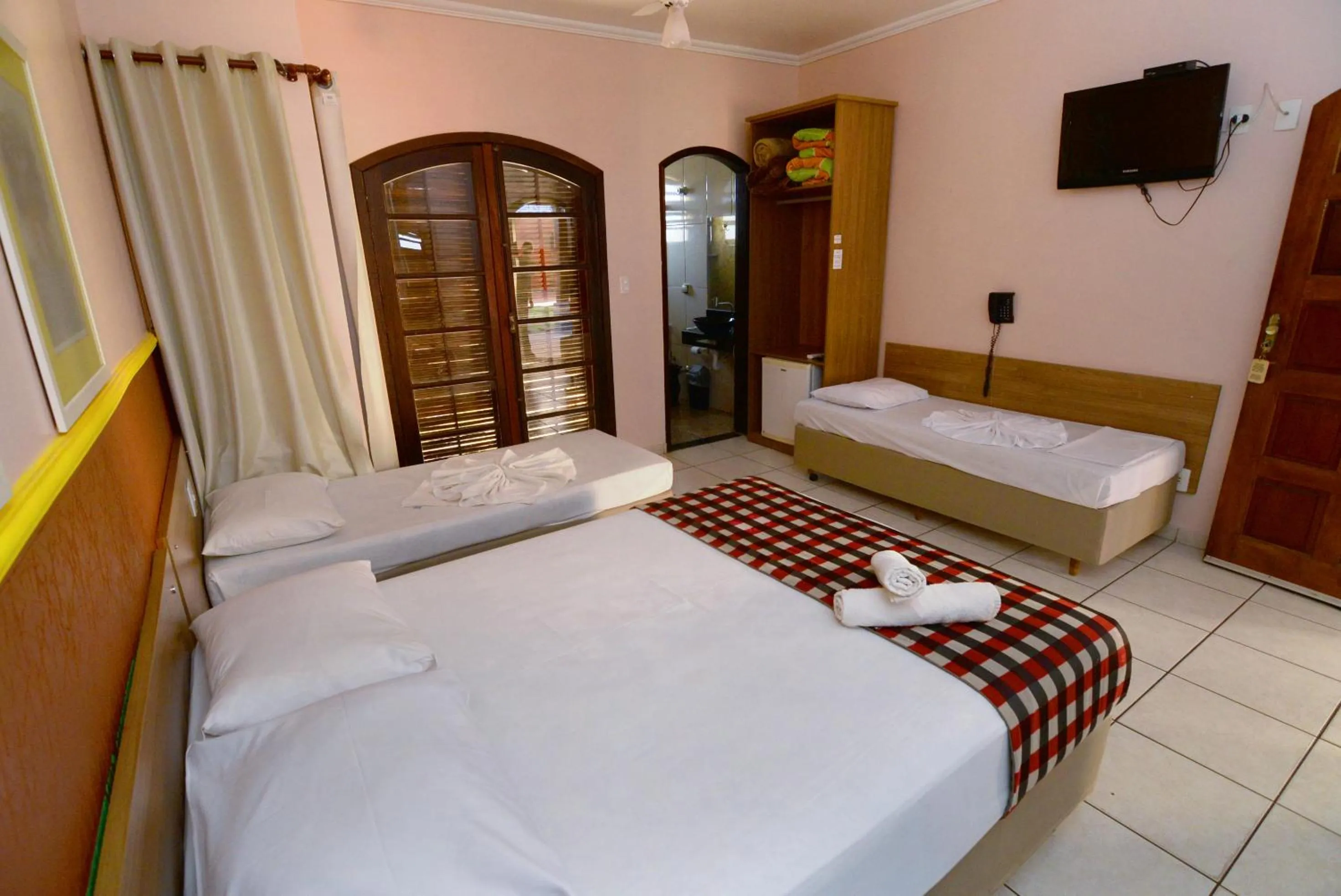 Photo of the whole room, Bed in Hotel Porto dos Milagres