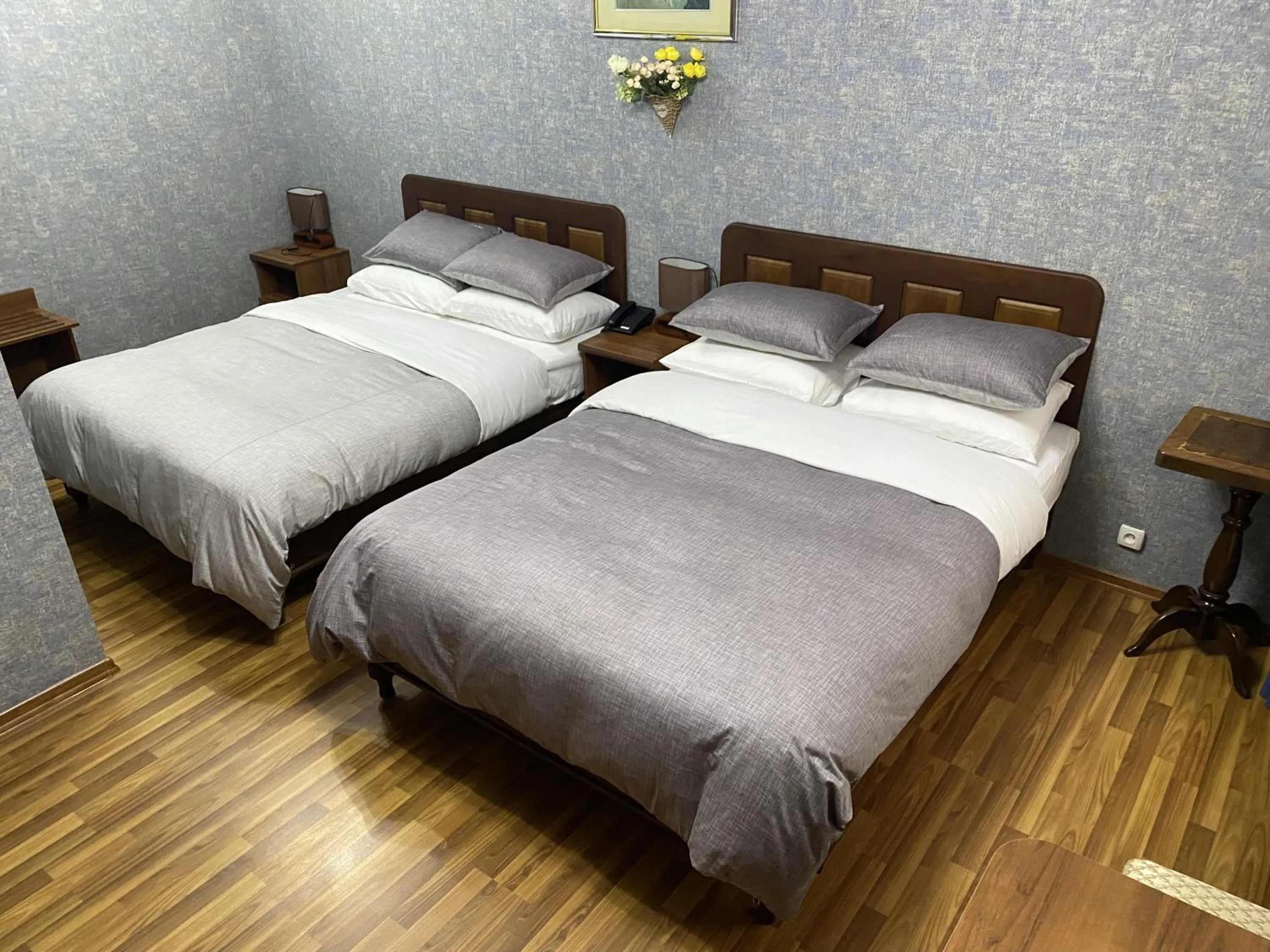 Photo of the whole room, Bed in Cinzano Complex