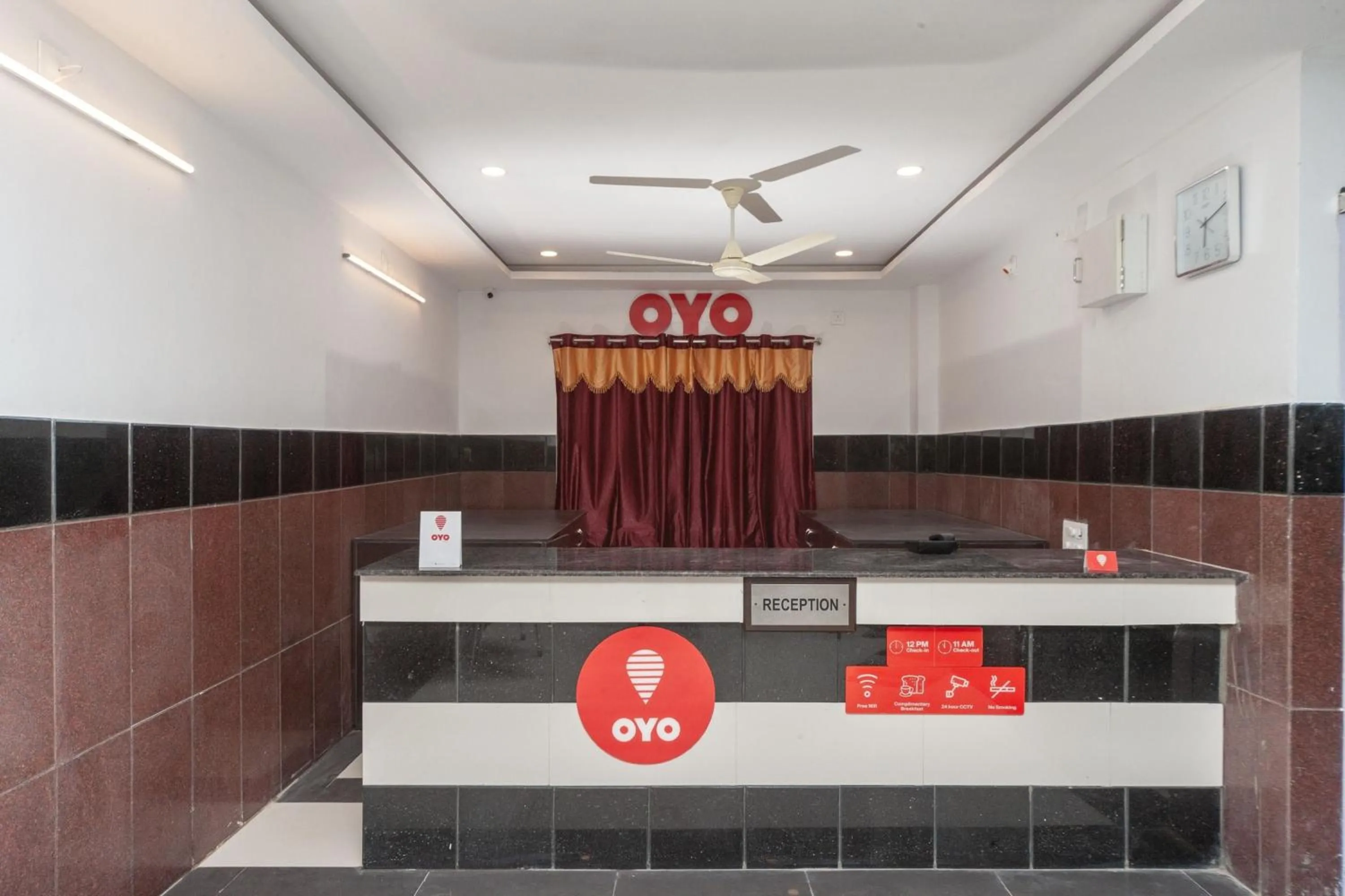 Lobby or reception in Capital O Srinivasa Residency