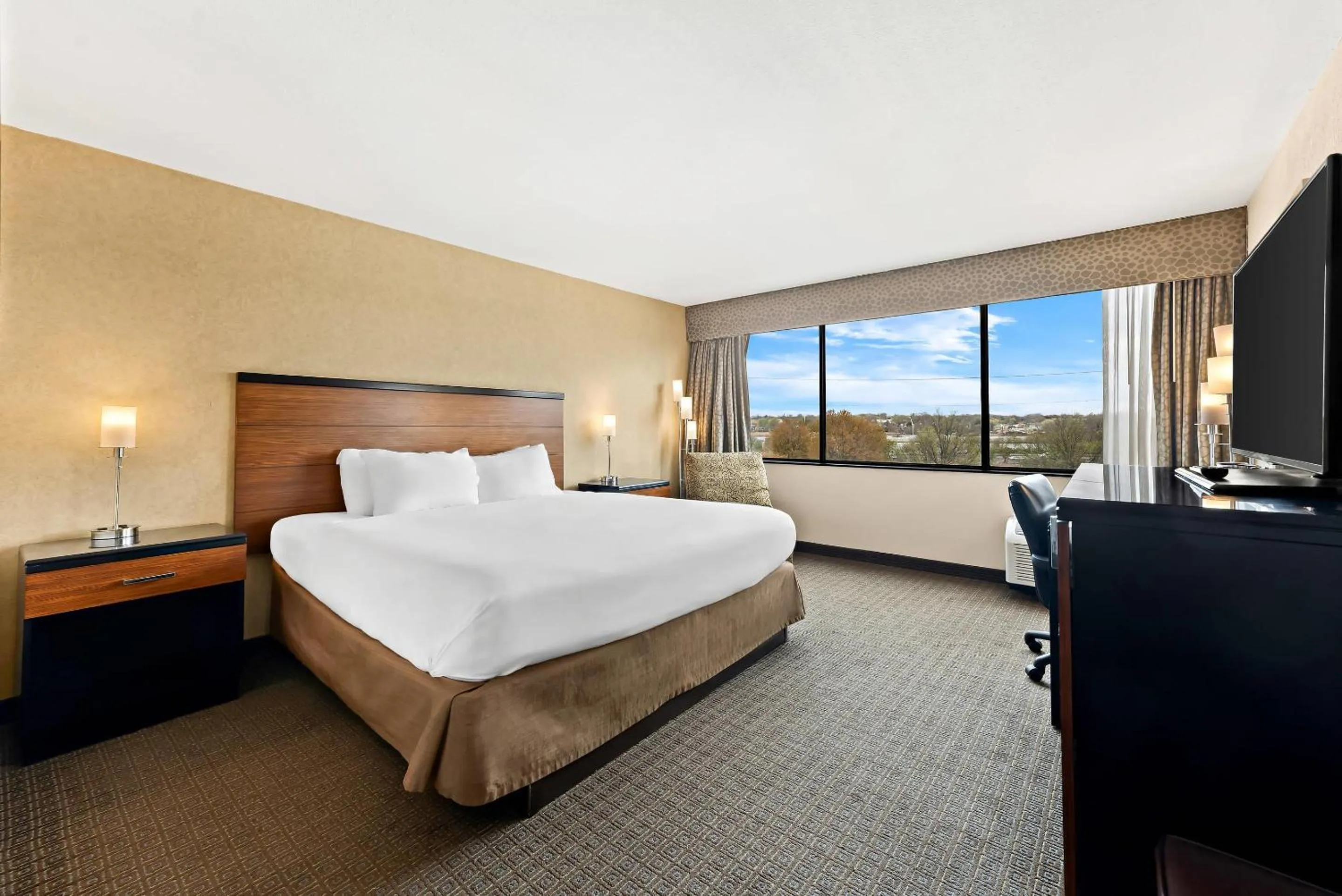 Bedroom, Bed in Quality Hotel Philadelphia Airport