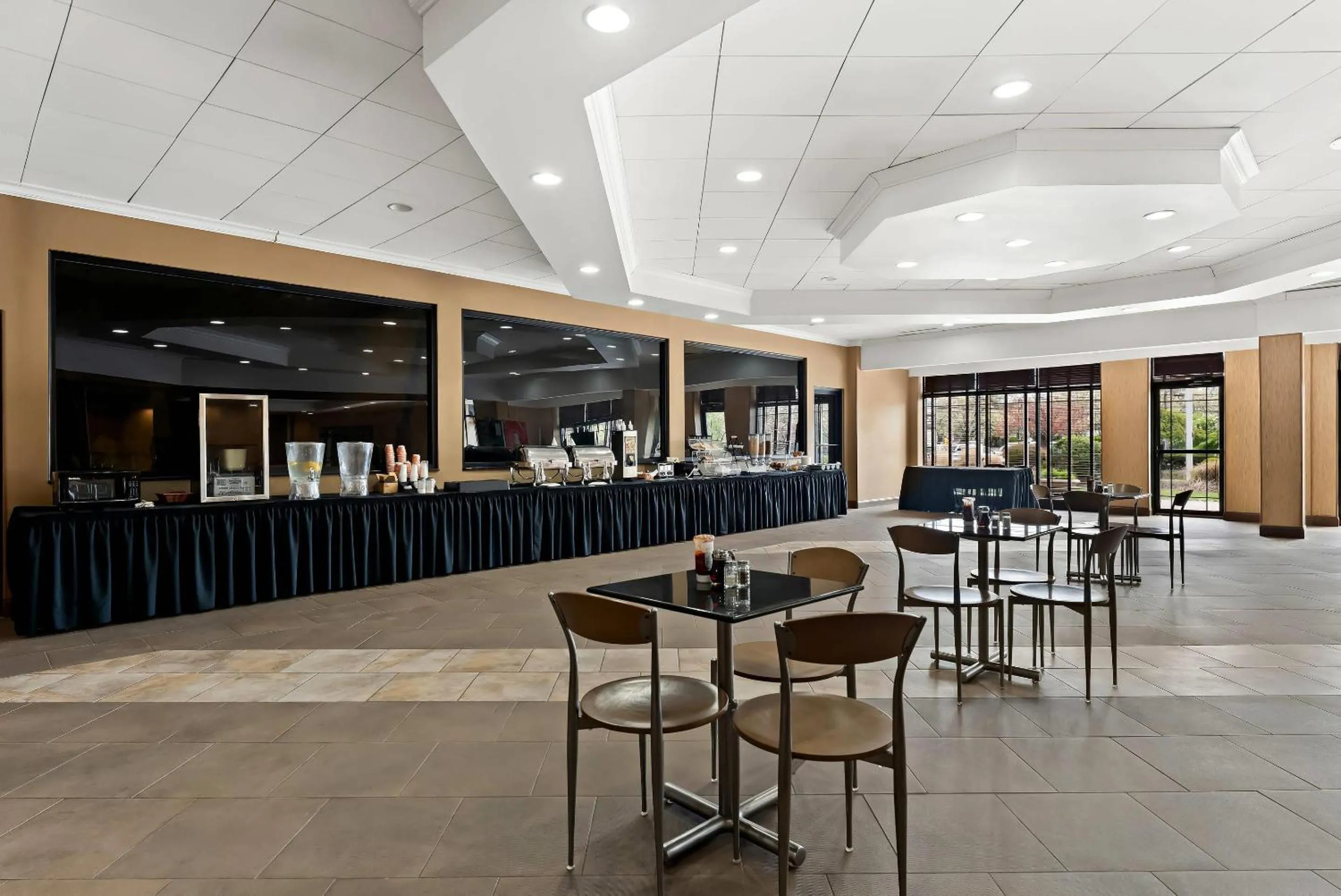 Breakfast in Quality Hotel Philadelphia Airport