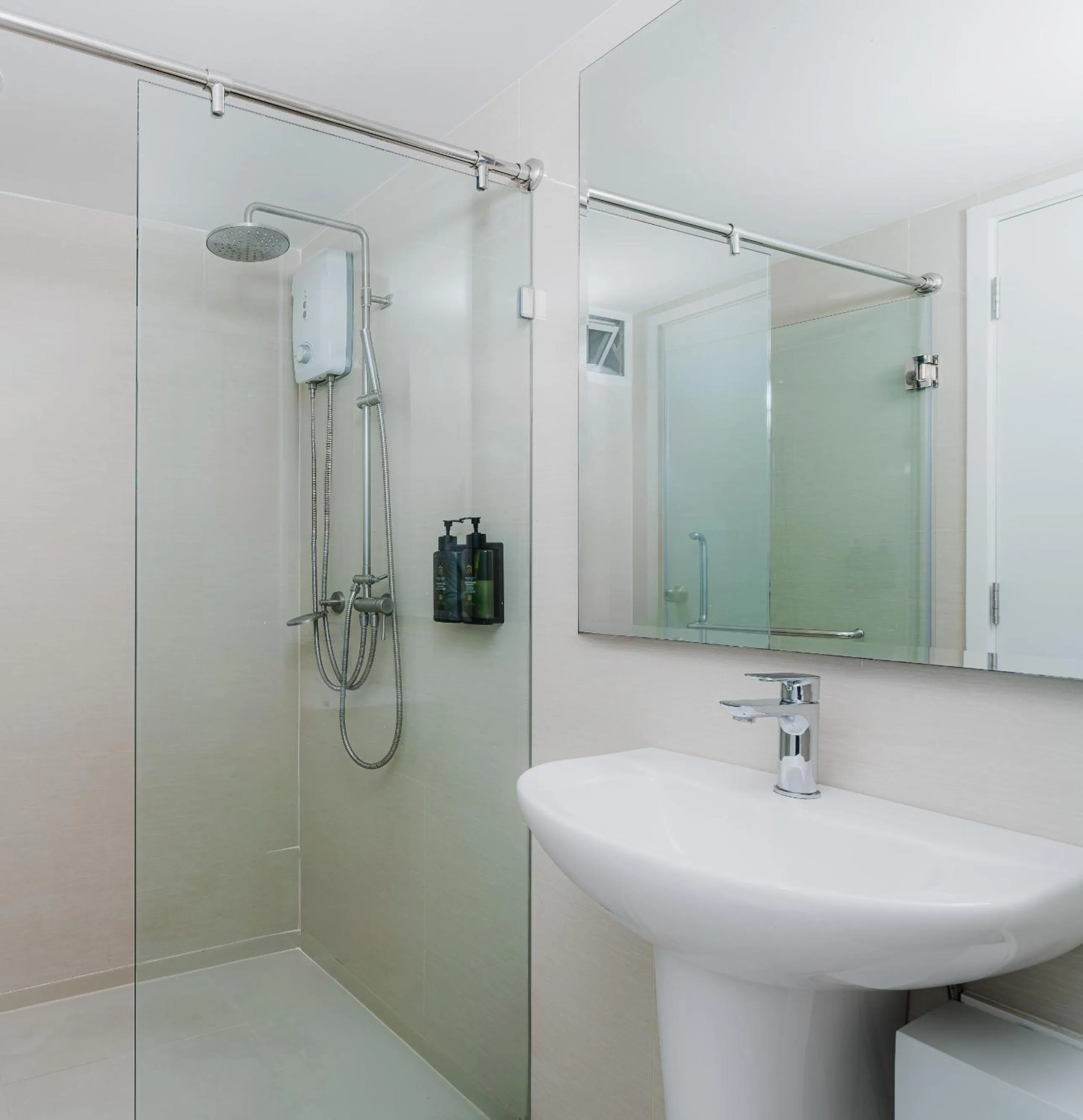 Shower in SureStay by Best Western Bangkok Ramintra
