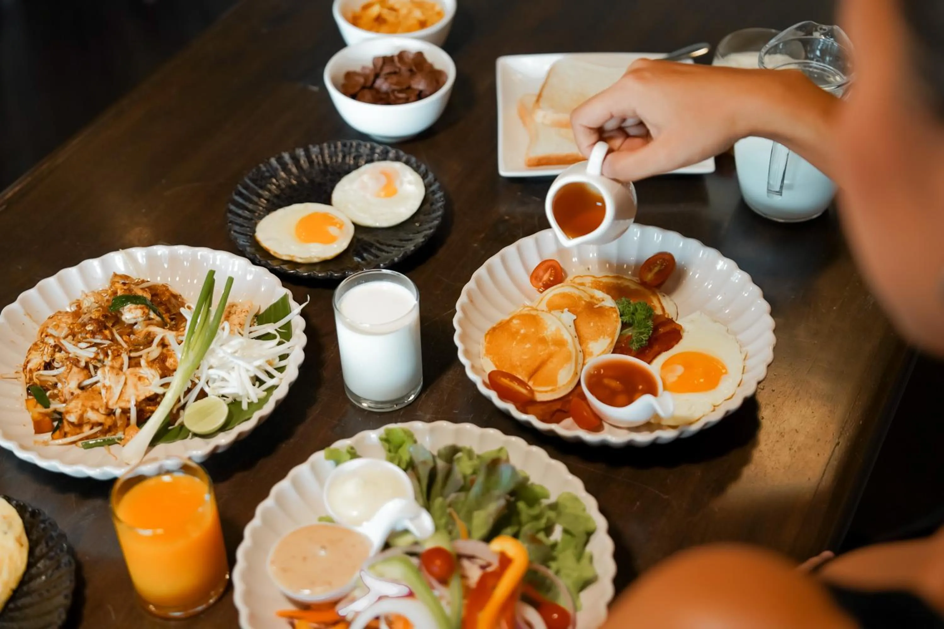 Food in SureStay by Best Western Bangkok Ramintra