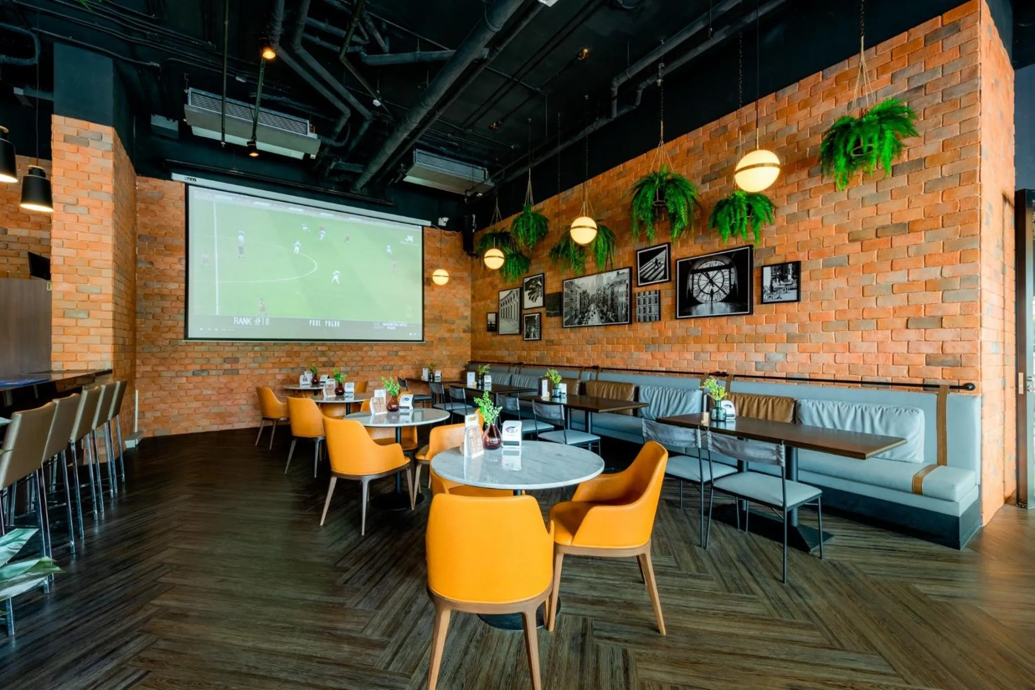 Restaurant/places to eat in SureStay by Best Western Bangkok Ramintra