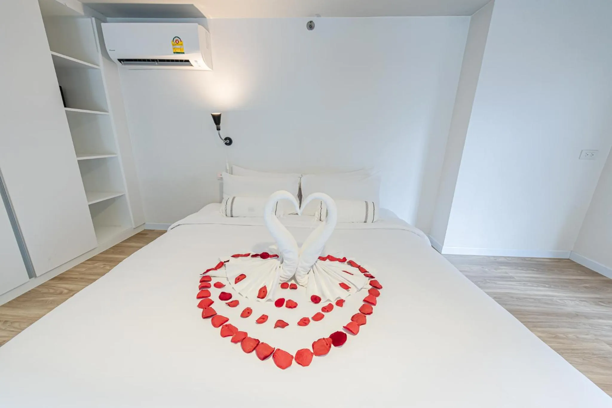 Bedroom, Bed in SureStay by Best Western Bangkok Ramintra