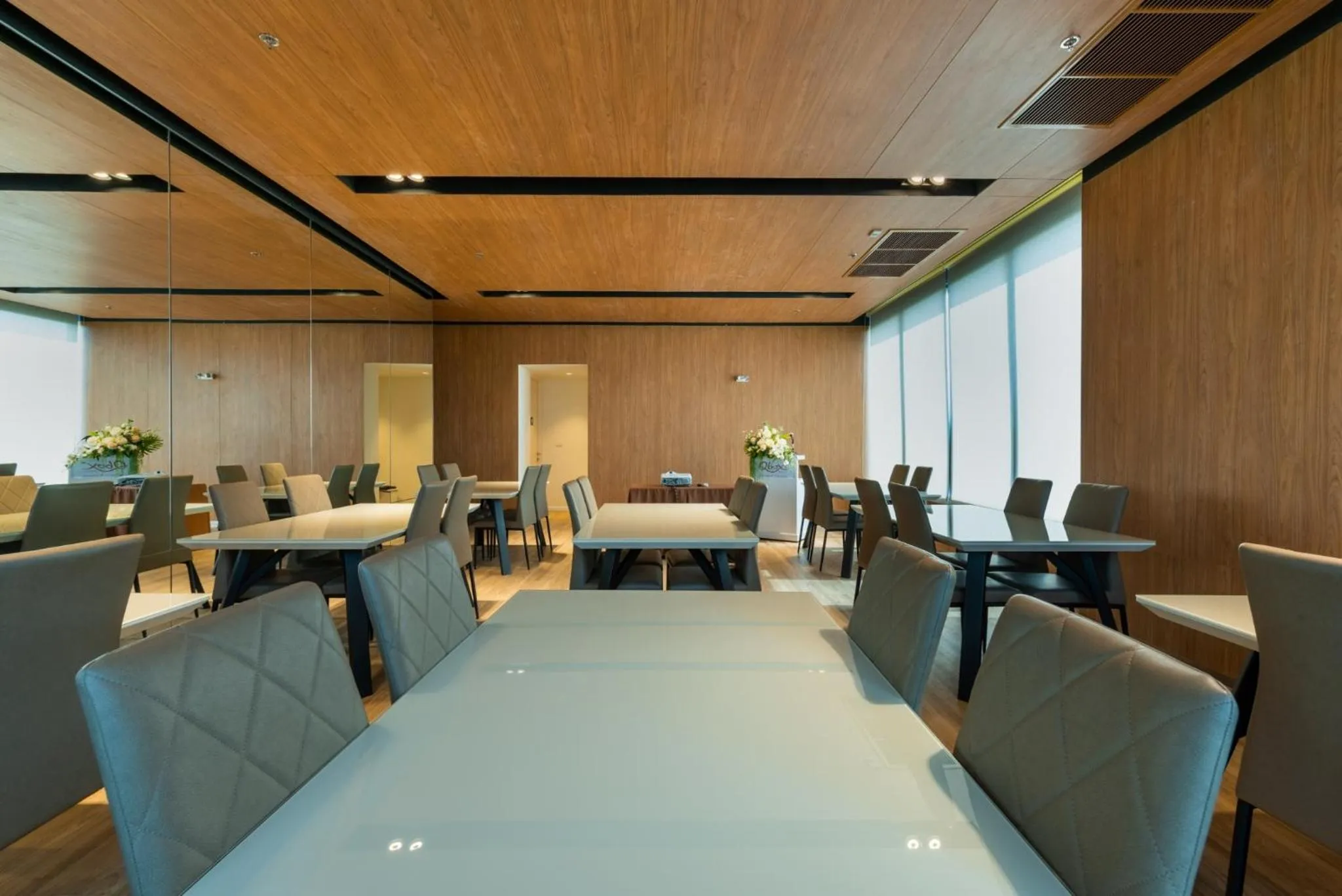 Business facilities in SureStay by Best Western Bangkok Ramintra