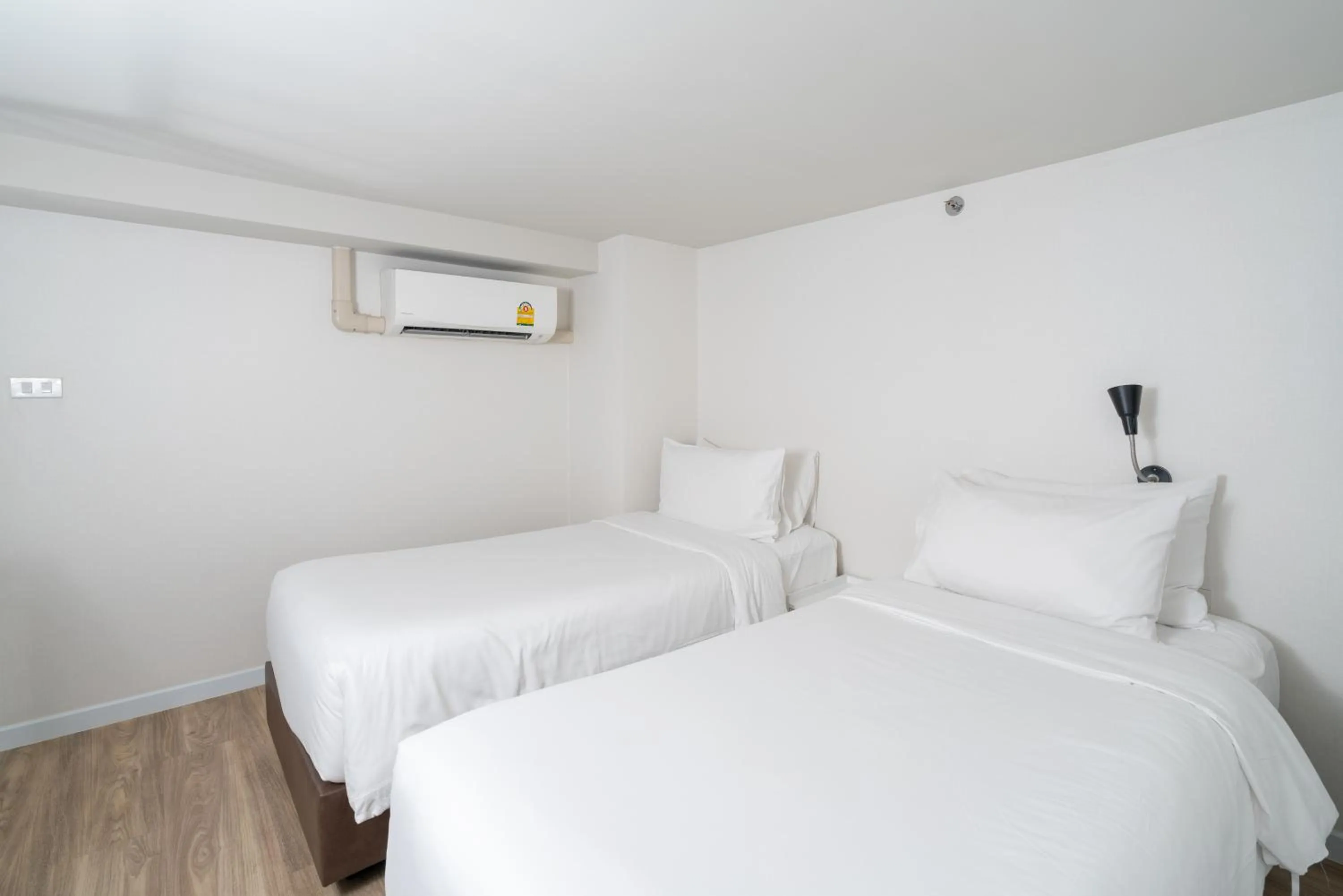 Bed in SureStay by Best Western Bangkok Ramintra