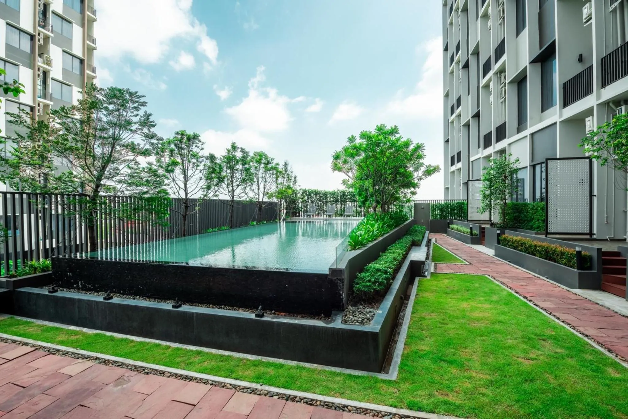 Swimming pool in SureStay by Best Western Bangkok Ramintra