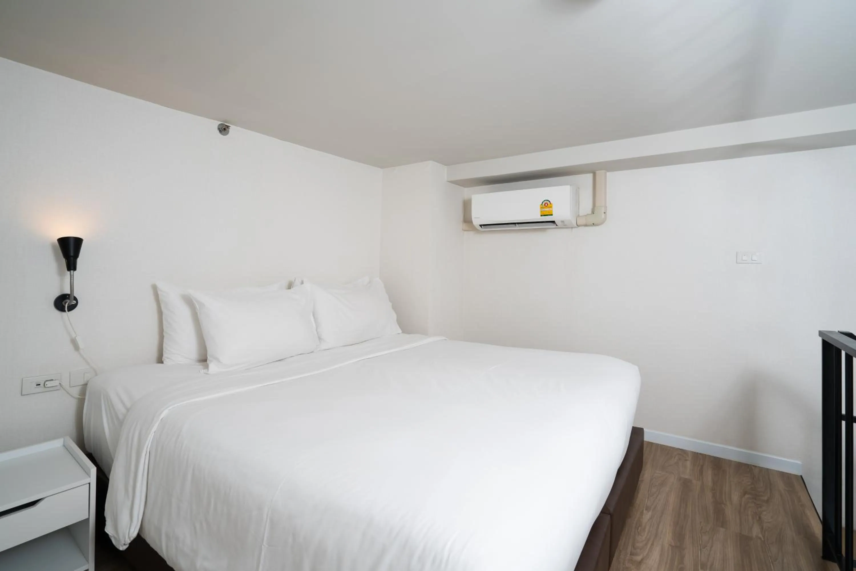 Bed in SureStay by Best Western Bangkok Ramintra