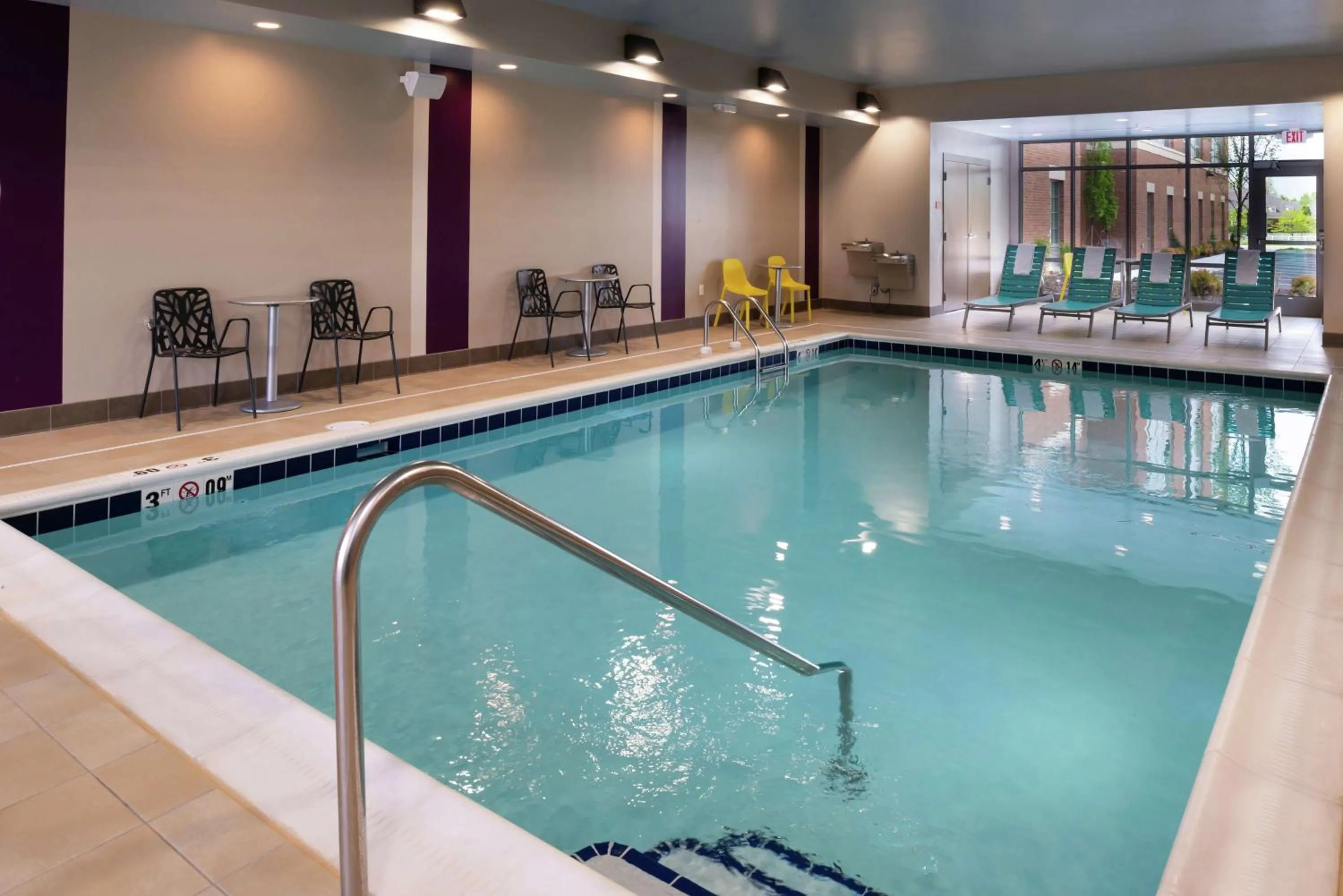 Pool view in Home2 Suites By Hilton New Albany Columbus