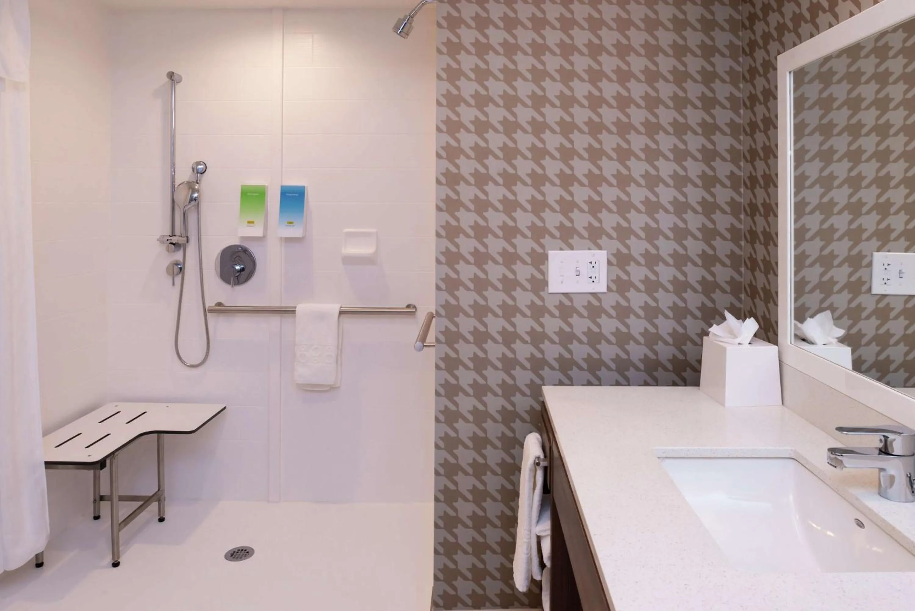 Bathroom in Home2 Suites By Hilton New Albany Columbus