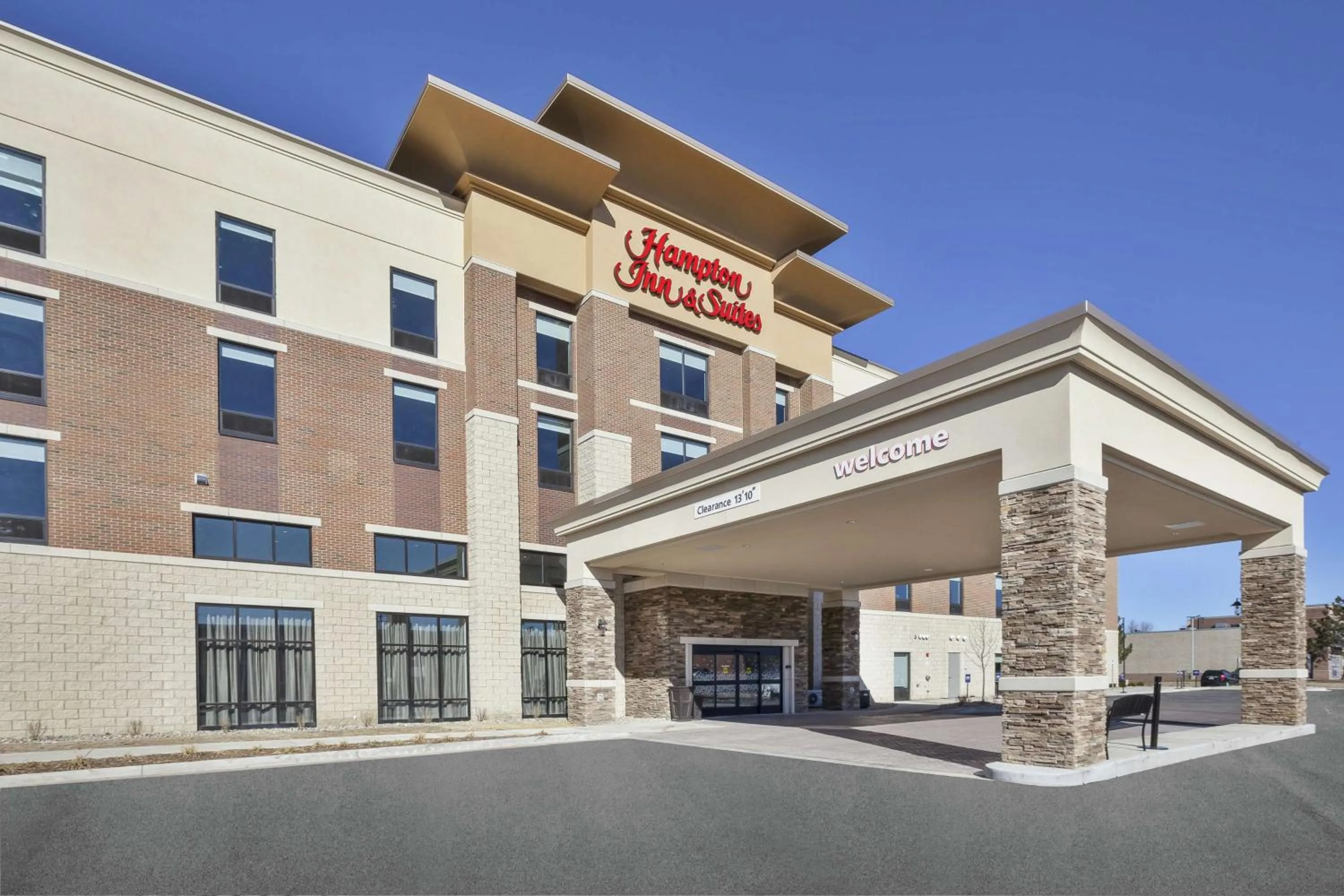 Property building in Hampton Inn & Suites Grandville Grand Rapids South