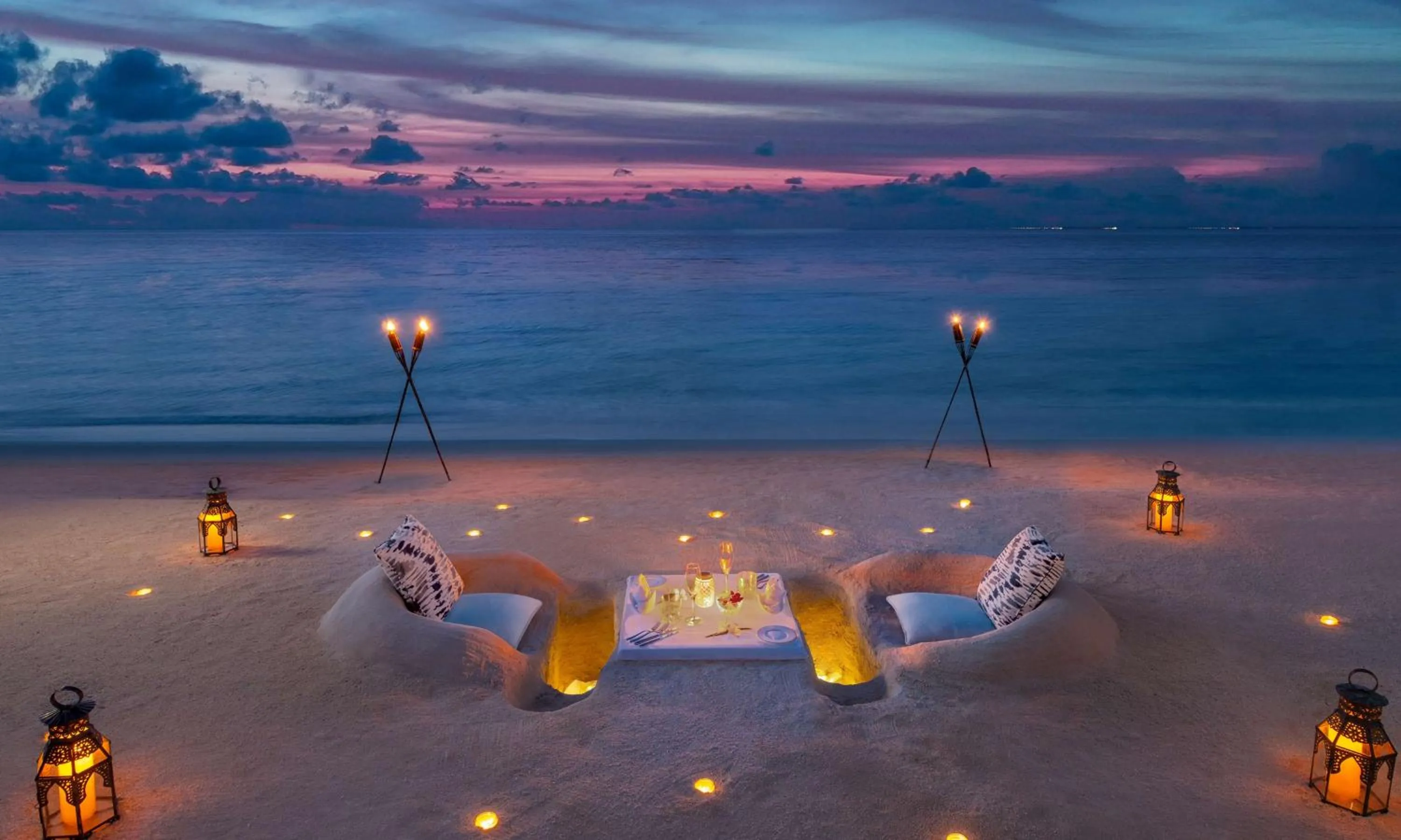 Dining area in Waldorf Astoria Maldives Ithaafushi