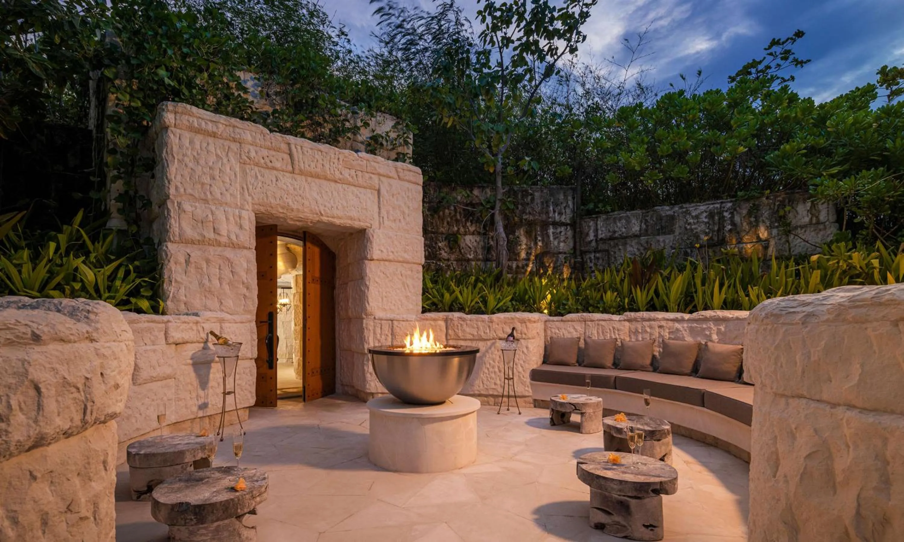 Dining area in Waldorf Astoria Maldives Ithaafushi