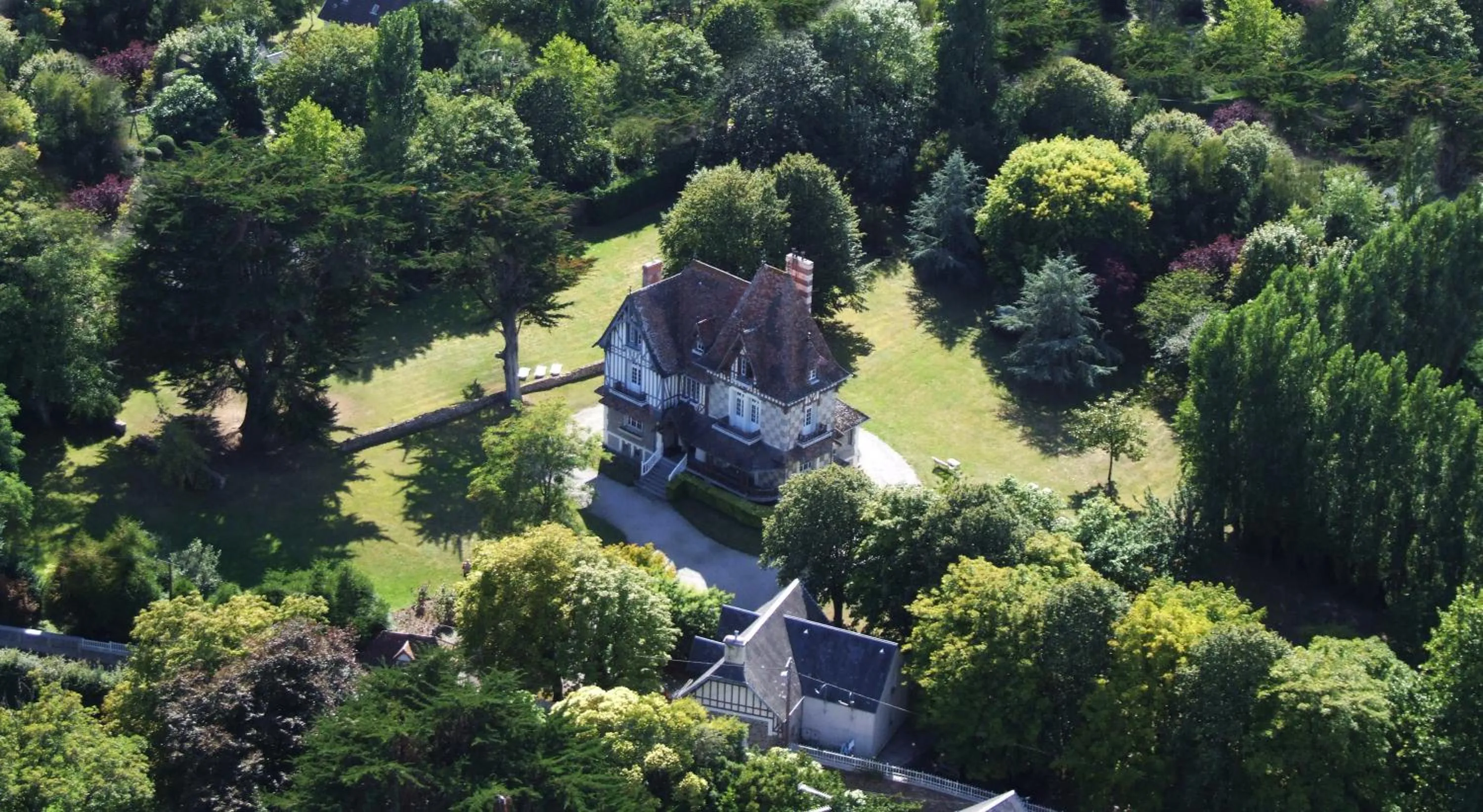 Bird's eye view in Le Clos des Pommiers