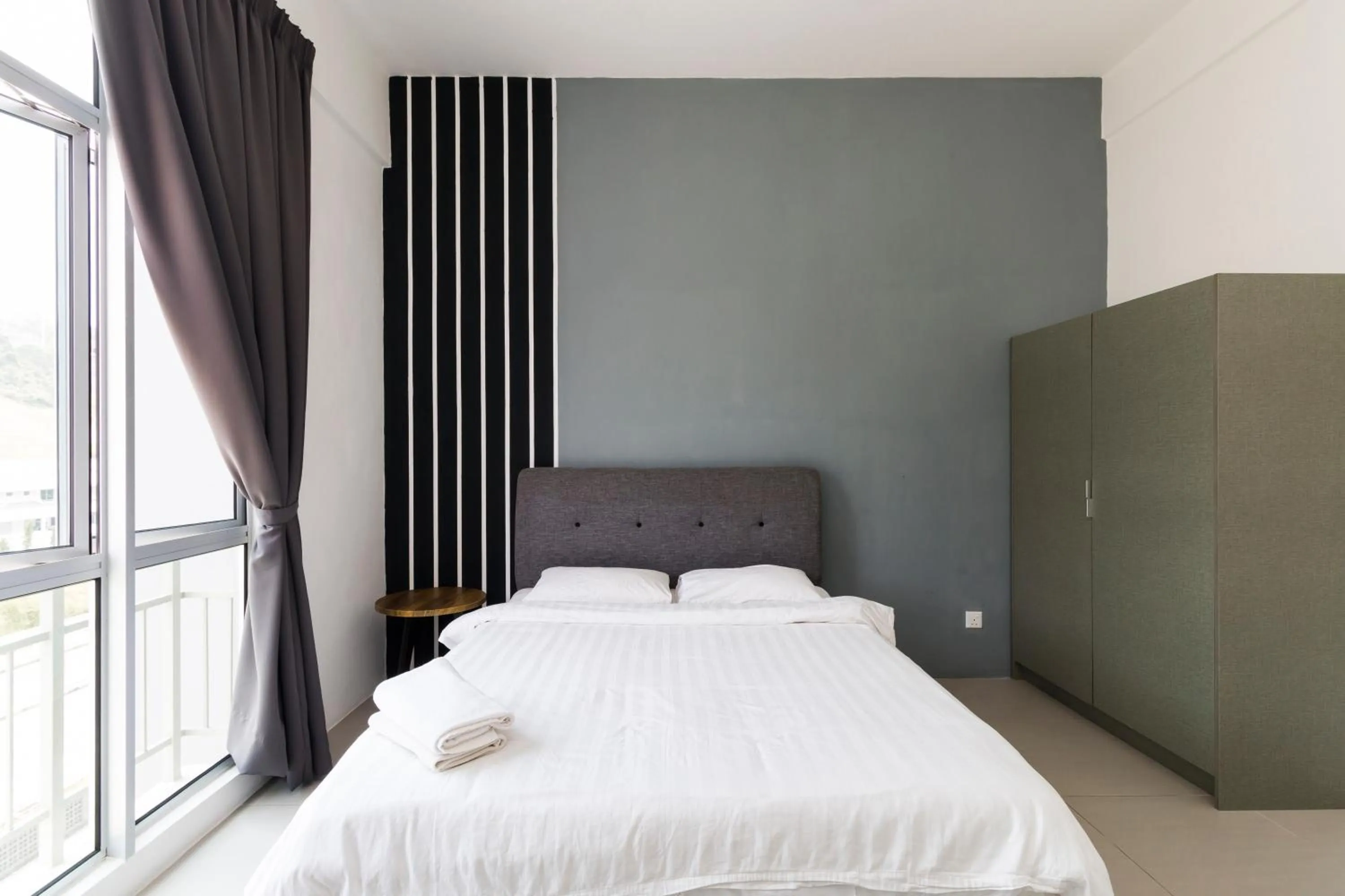 Bed in DreamScape Studio @ Golden Hill Cameron