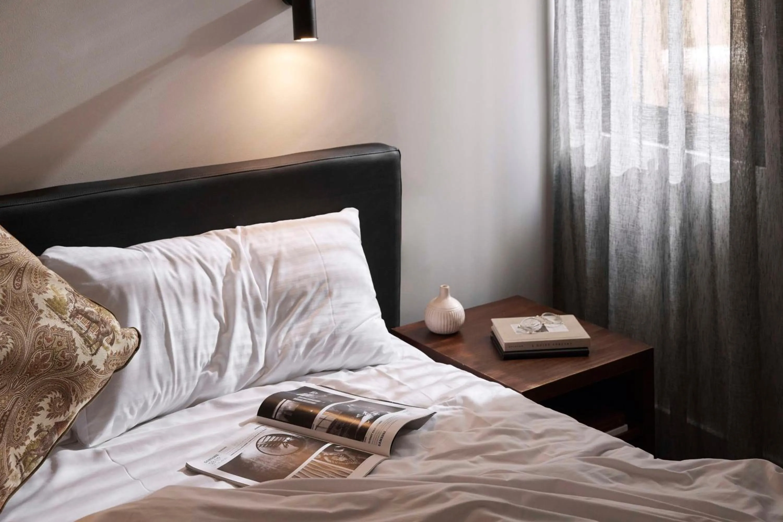 Bedroom, Bed in The Victoria Hotel