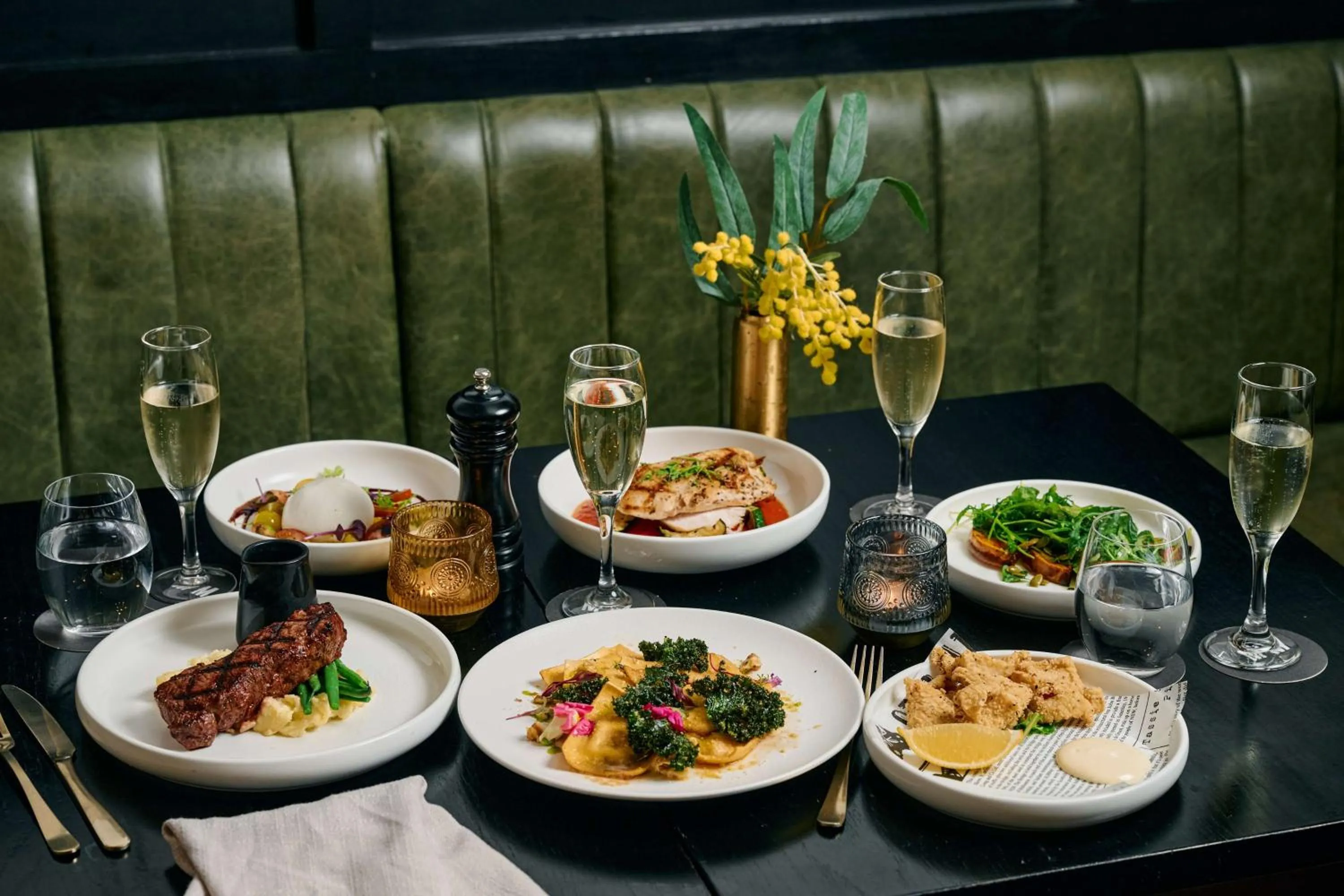 Food and drinks in The Victoria Hotel