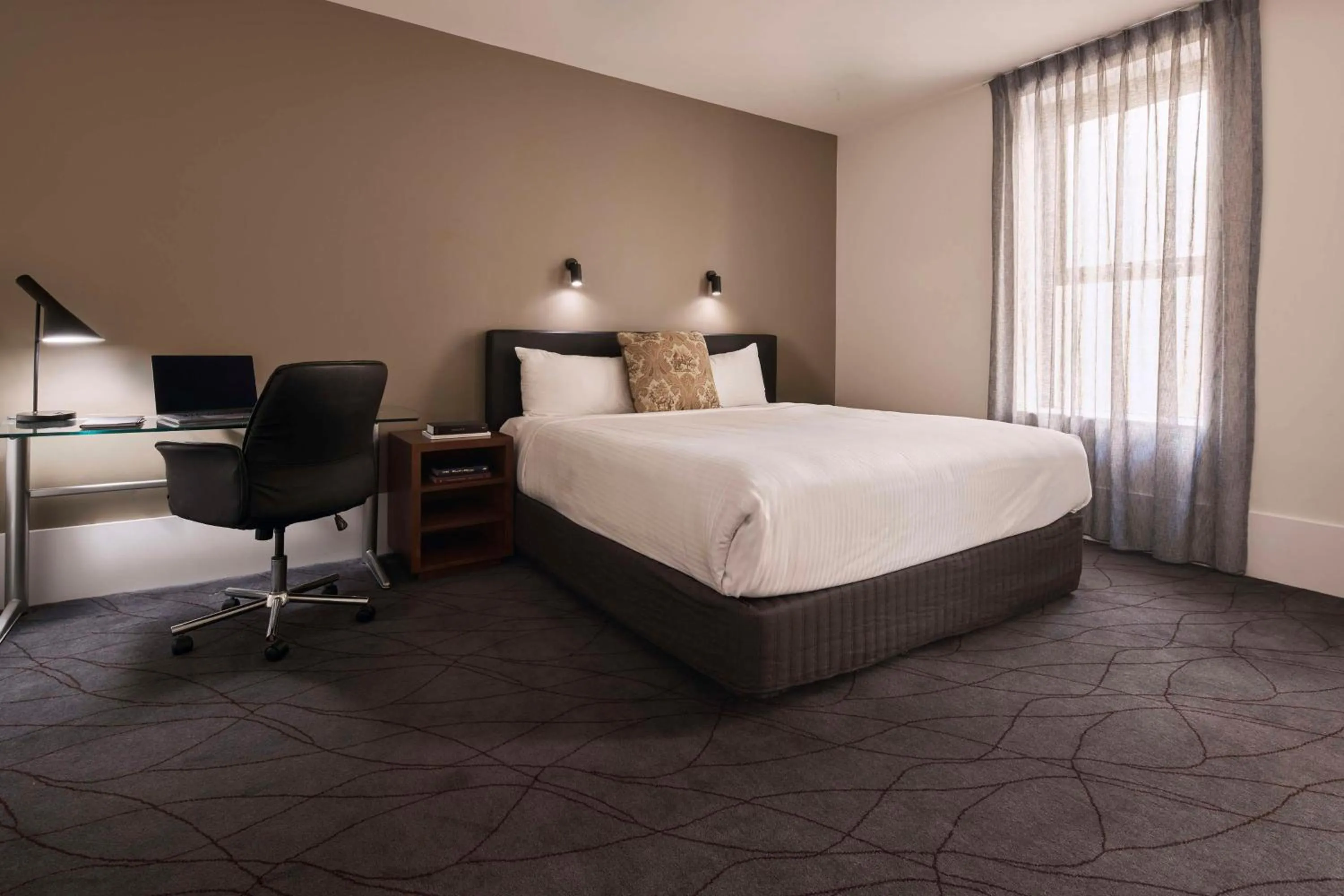 Bedroom, Bed in The Victoria Hotel