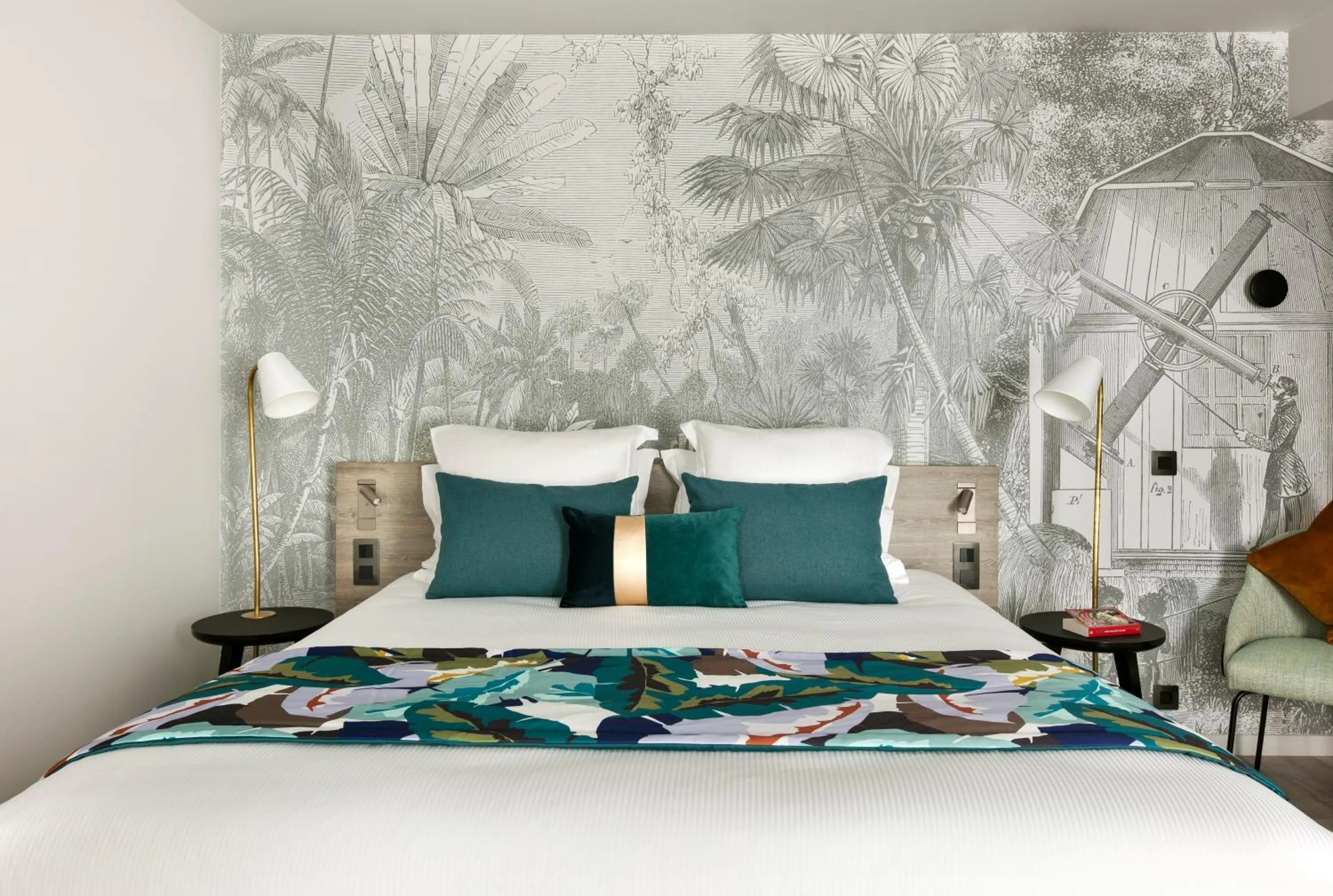 Bed in Citadines Confluent Nantes