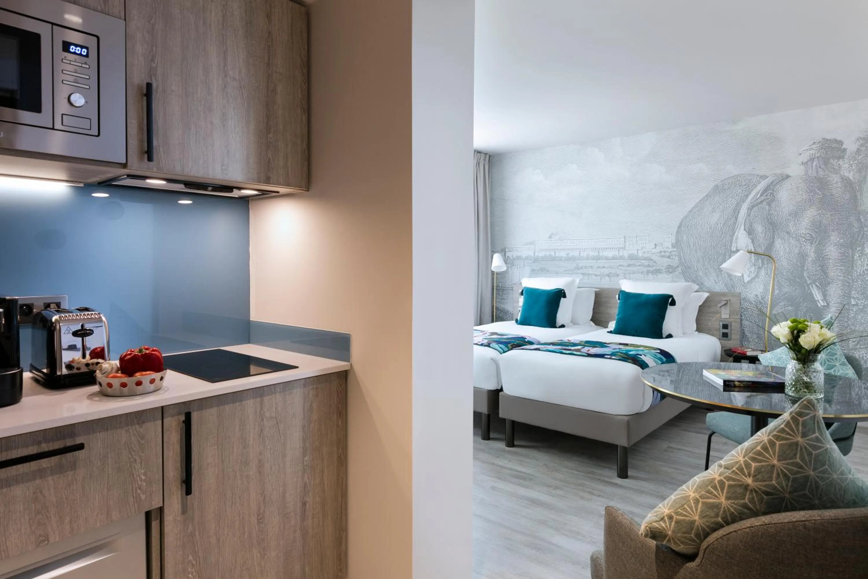 Kitchen or kitchenette, Bed in Citadines Confluent Nantes