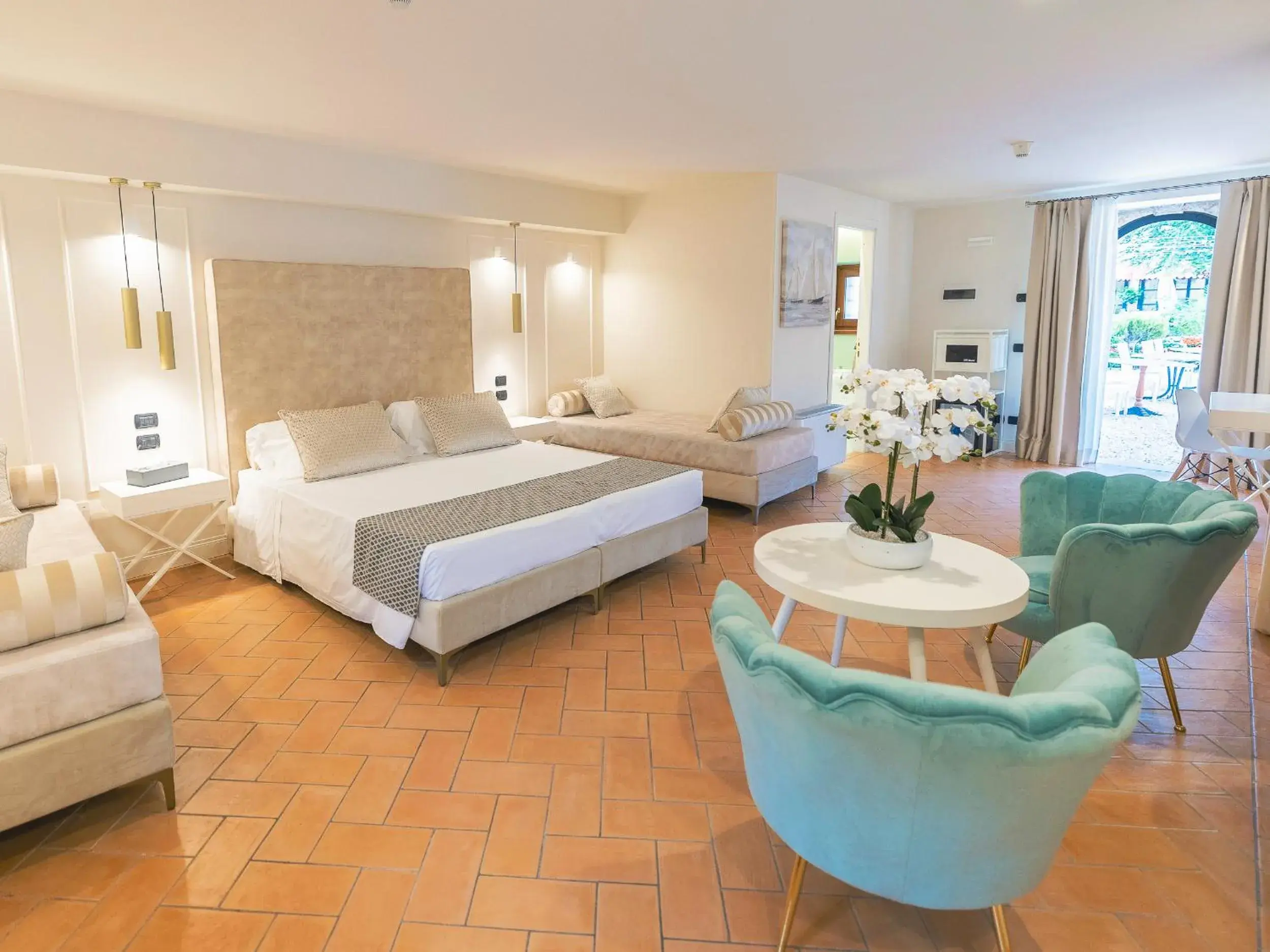 Deluxe Suite in Hotel Villa Cariola Deluxe Suite in Hotel Villa Cariola