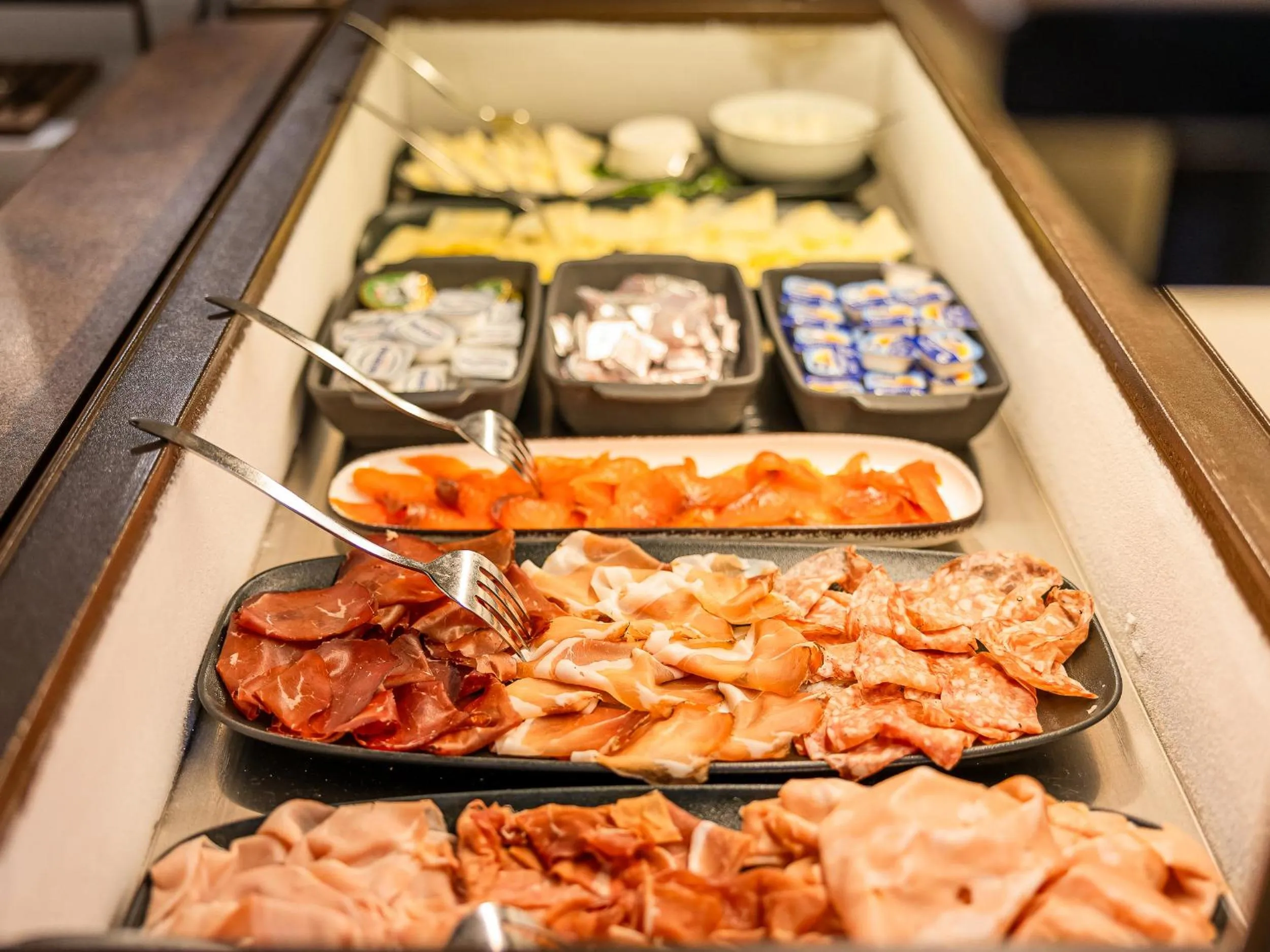 Buffet breakfast in Hotel Villa Cariola