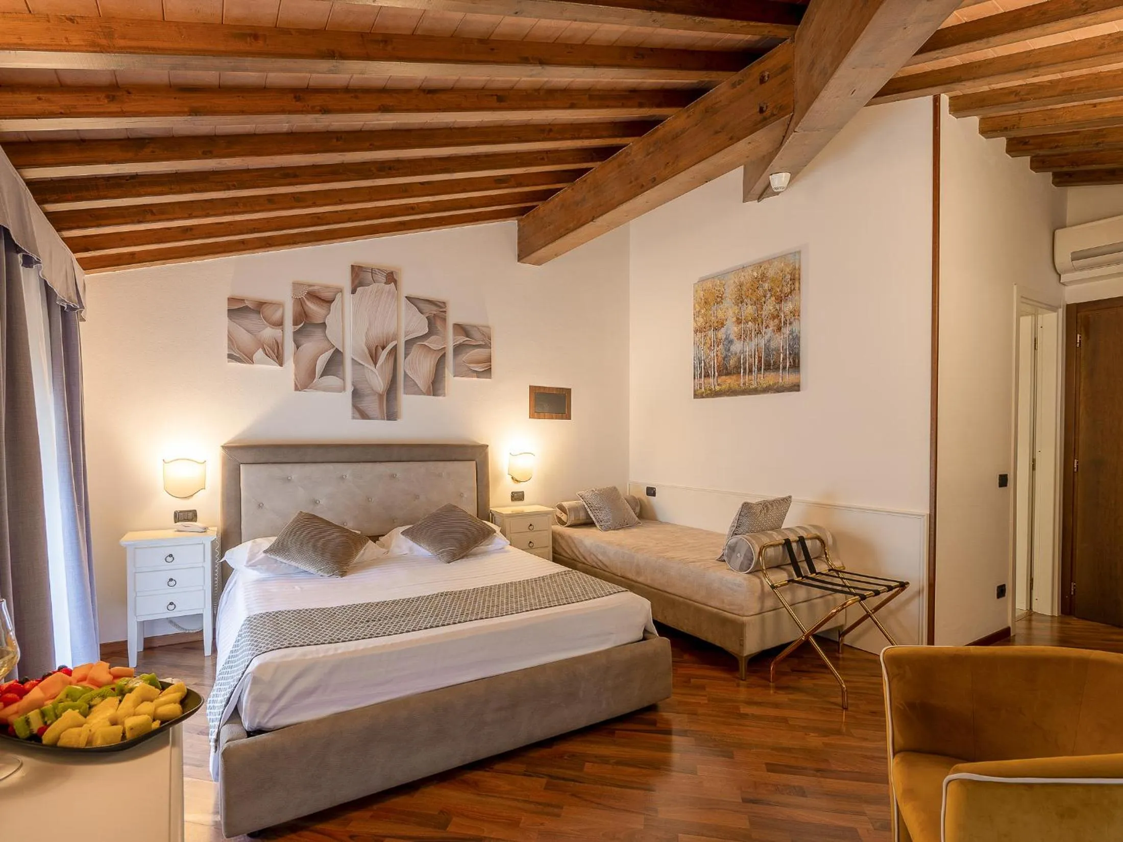 Bed in Hotel Villa Cariola