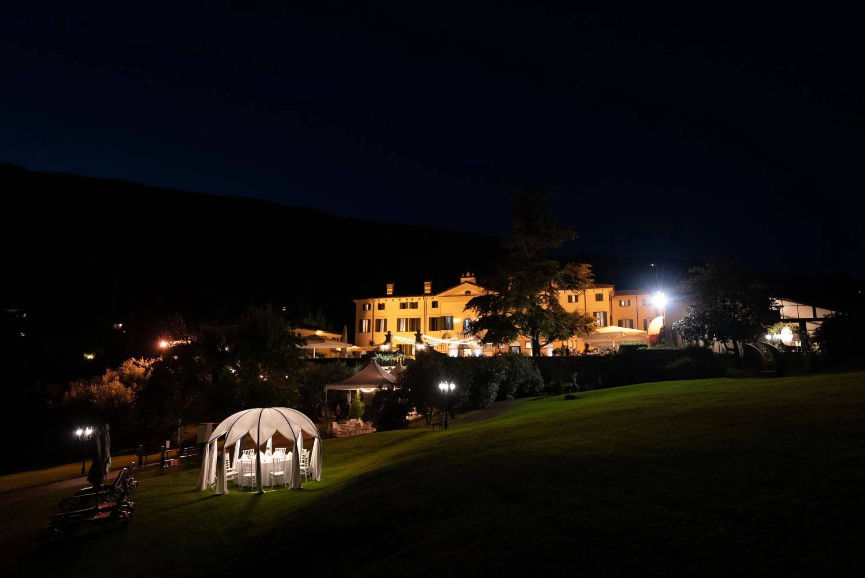 Night in Hotel Villa Cariola