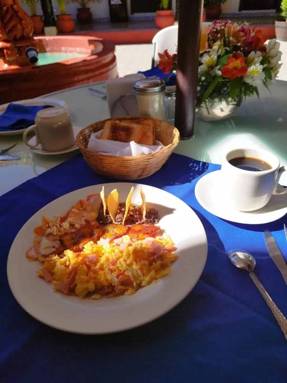 Breakfast in Hotel Palacio de Moctezuma