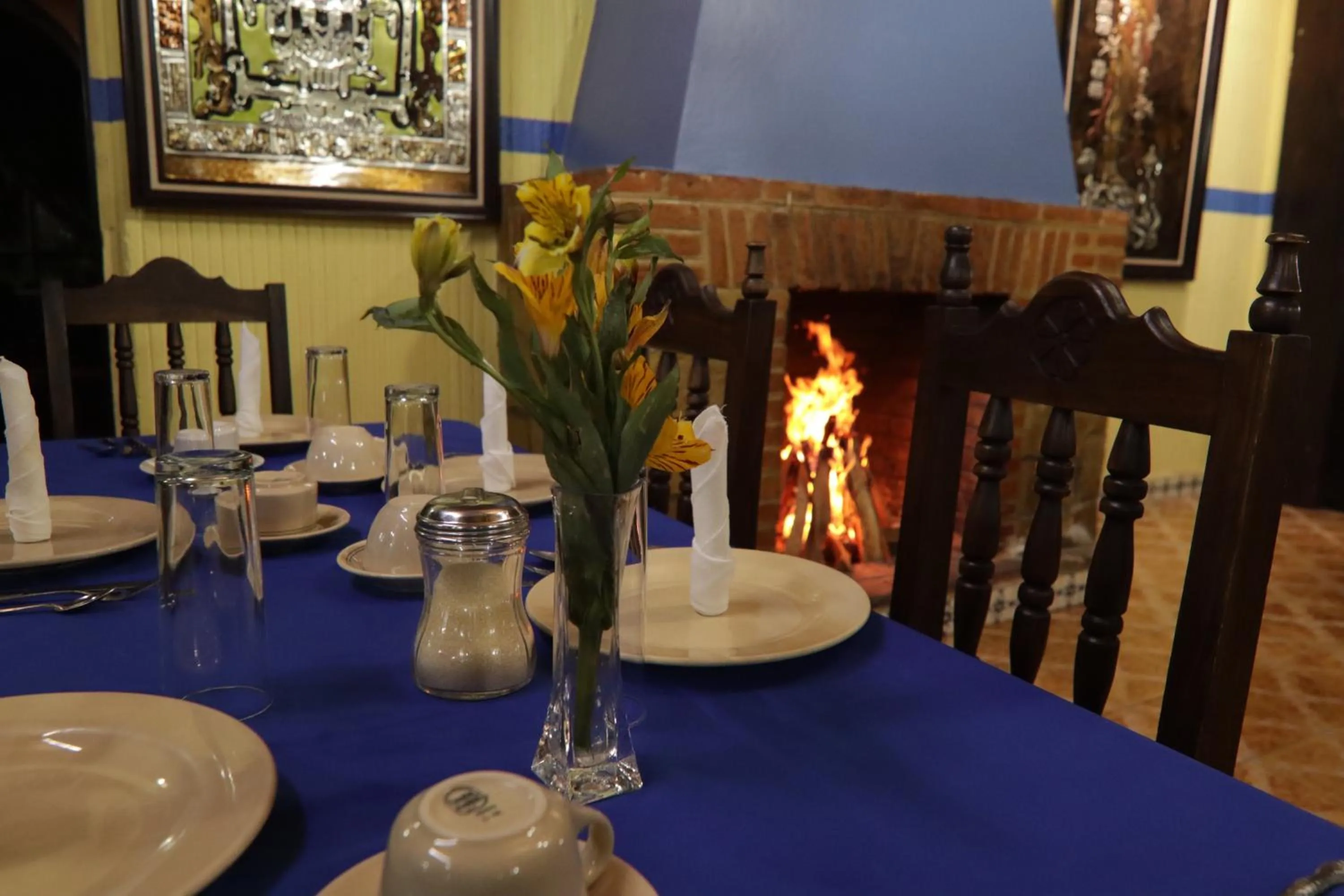 Restaurant/places to eat in Hotel Palacio de Moctezuma