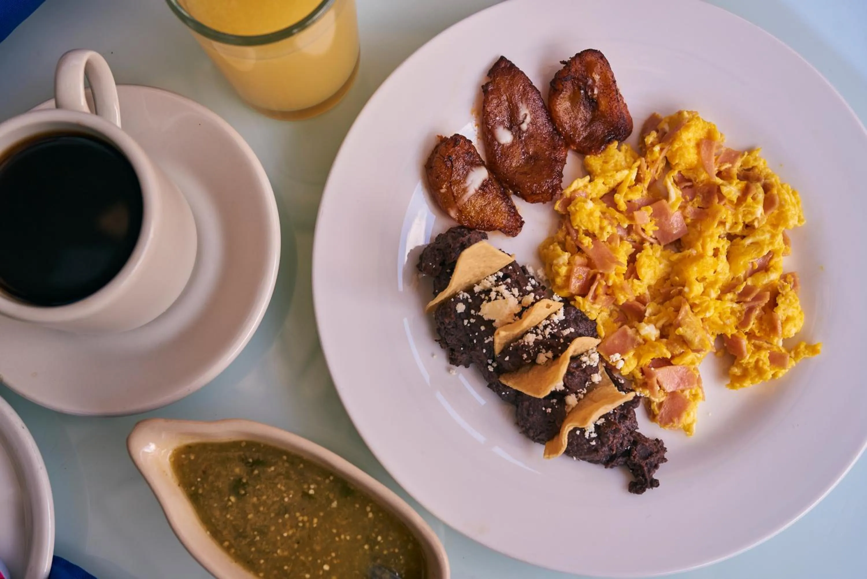 Breakfast in Hotel Palacio de Moctezuma